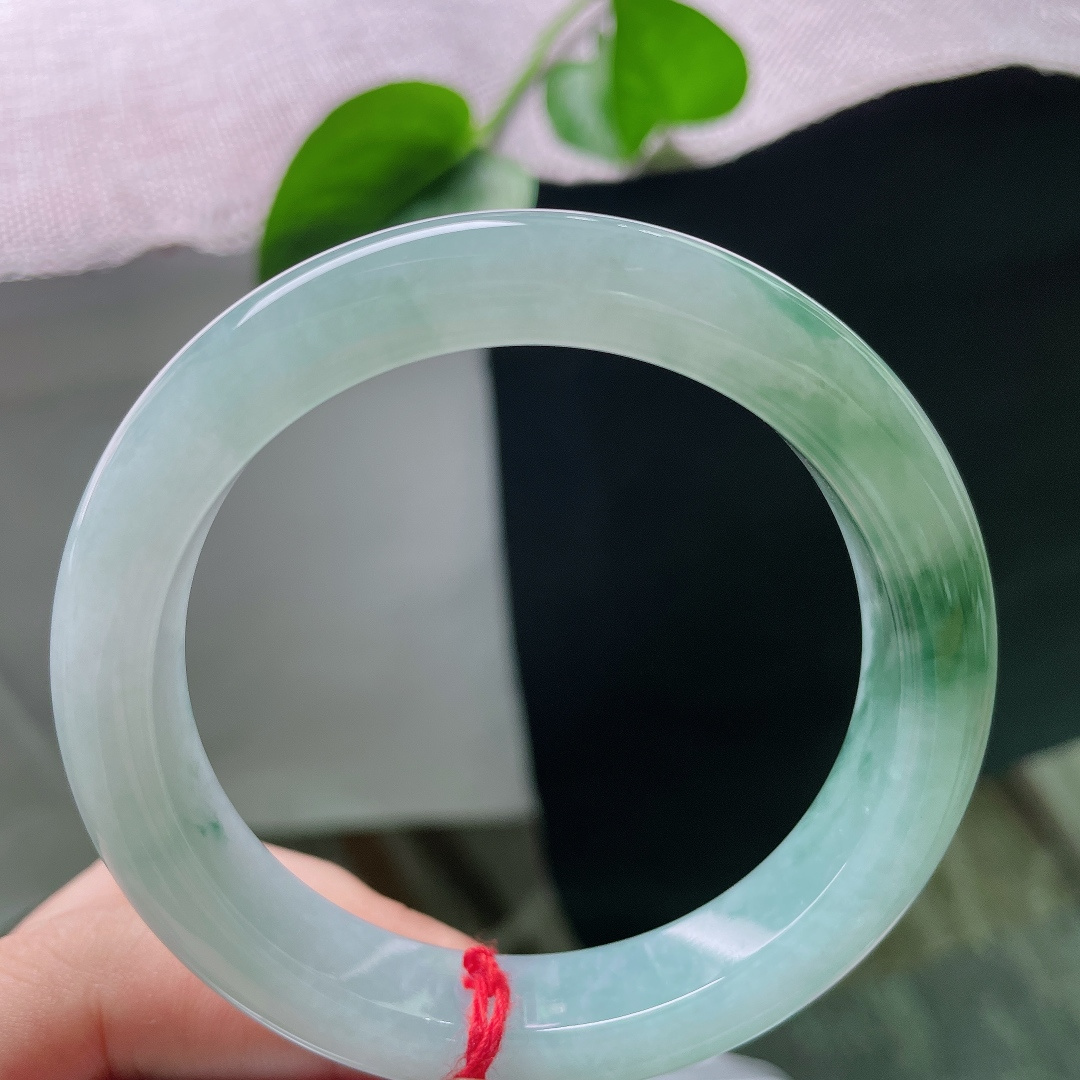 57.3/12/9，飘花正圈，是前大自然随手画下的一笔水墨，不争不抢，却最是动人。无裂，ss53798a