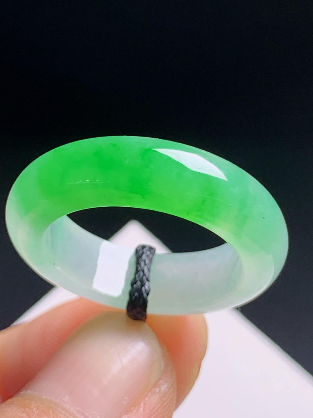 ️ 冰辣绿指环戒圈，绿意均匀鲜亮，冰润通透质感