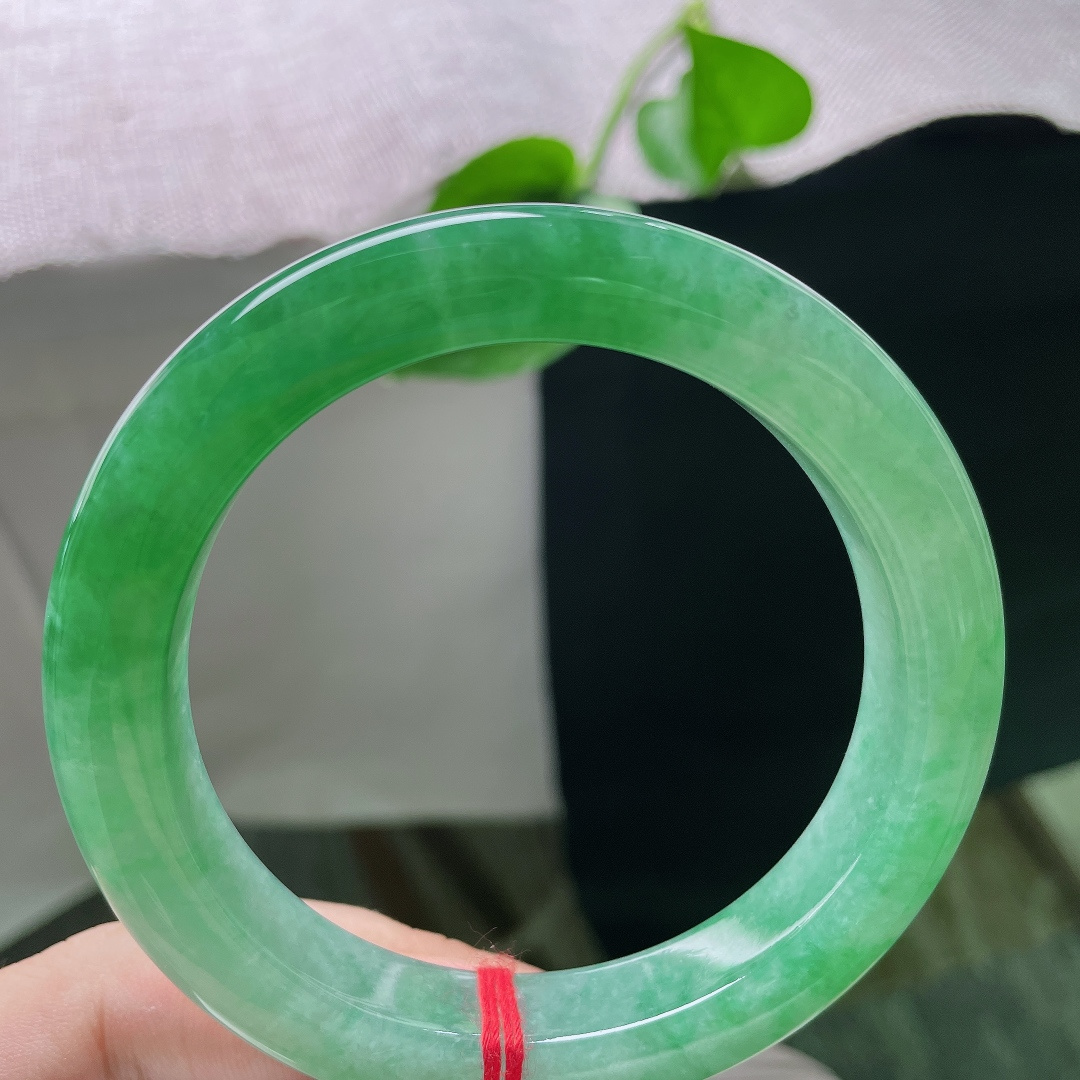 60.5/11.7/10.2绿底正圈，一点皮纹，ss53109a