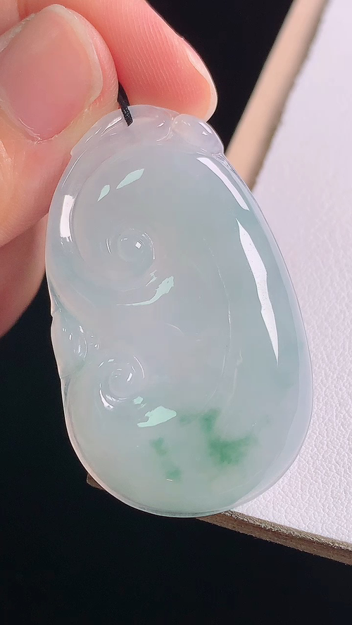 冰飘花如意，无裂，尺寸:42.2-25.6-5.7mm 16