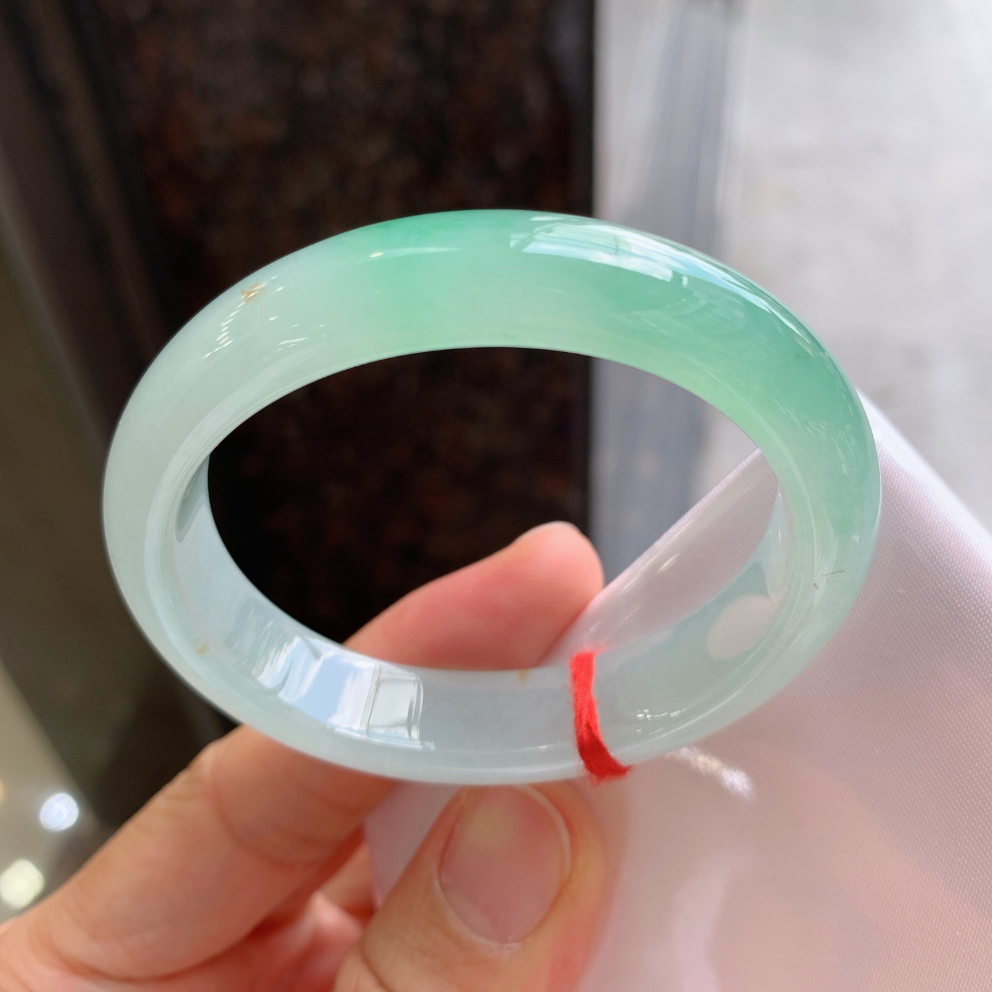 贵妃冰飘绿 有纹 尺寸：52/44/12/7.4 小圈口