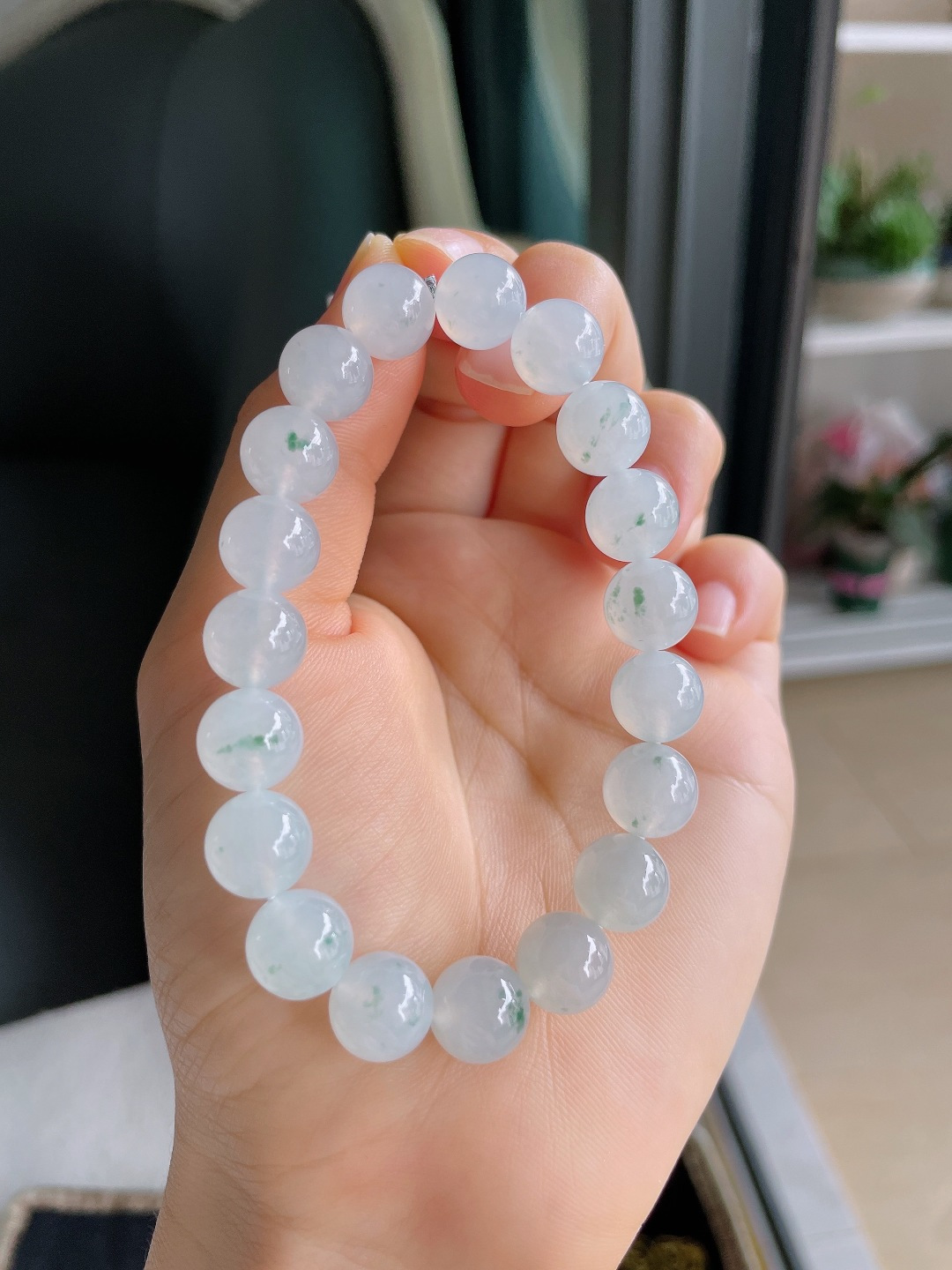 天然翡翠A货，冰飘花手串，尺寸：10mm。【编4291】