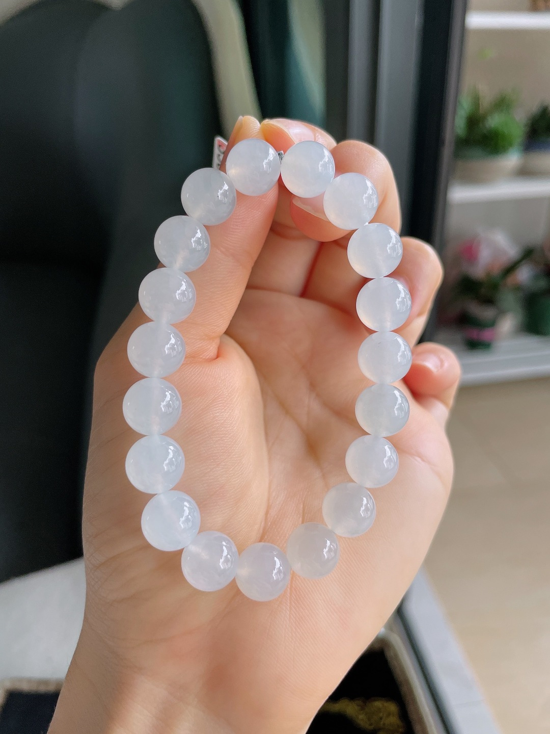 天然翡翠A货，白冰手串，尺寸：10mm。【编4292】