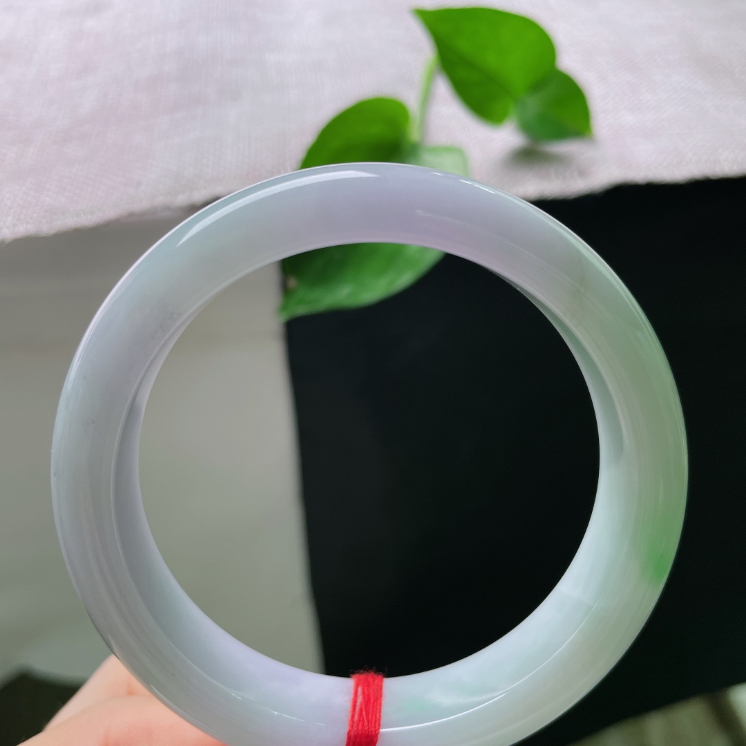 56.9/13/8.5，淡春彩正圈，水头好，质地温润细腻，绰约多姿，有纹，ss54839a