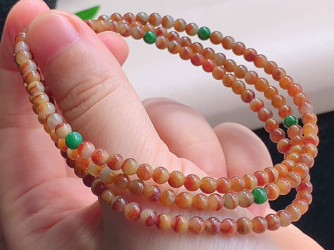 ️ 黄翡珠链，尺寸取一4.0mm，包A附证书
