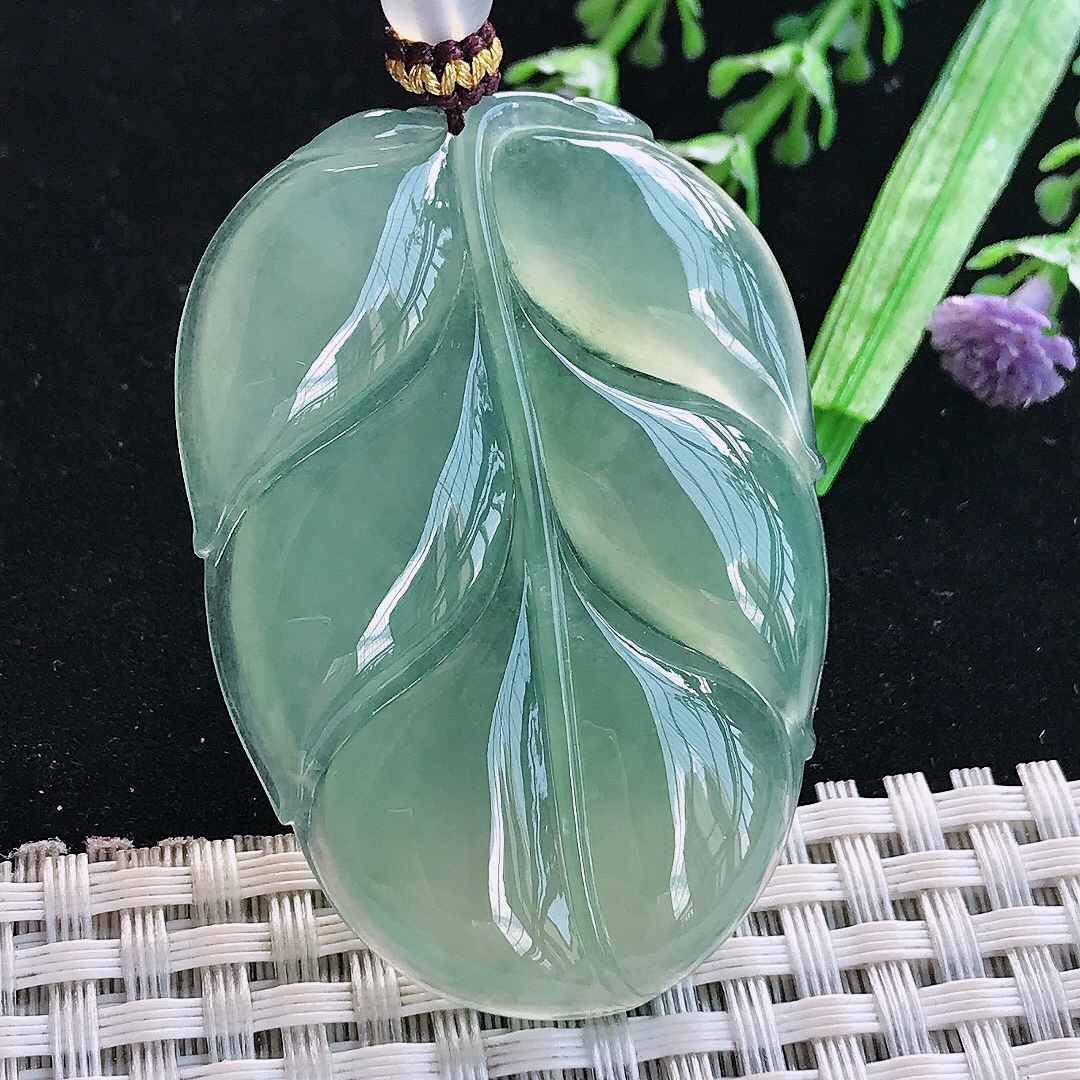 实拍A货翡翠52.2/37/5.4老坑冰种果冻冰晴甜绿叶子吊坠翡翠金枝玉叶