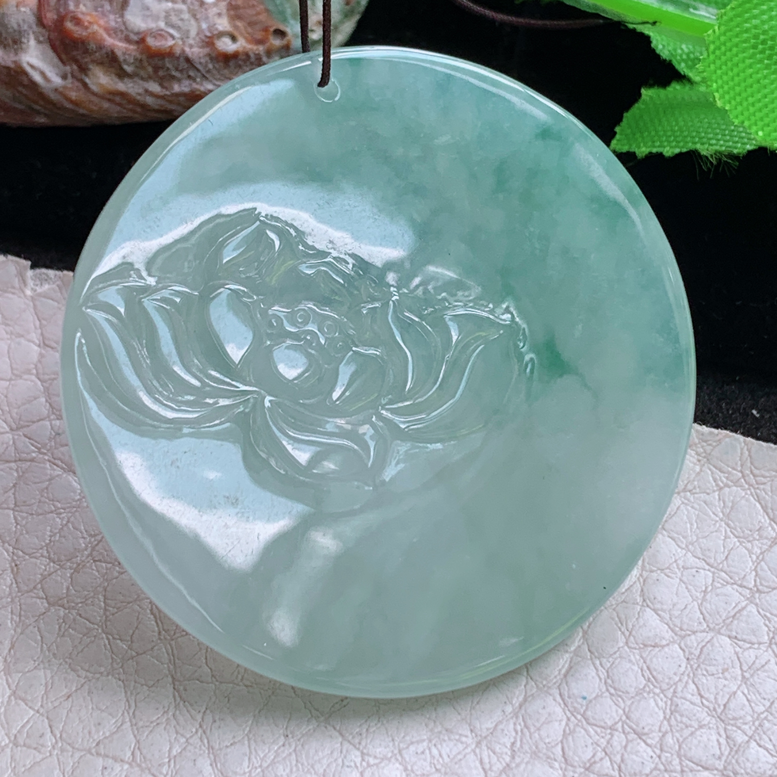 ktj实拍46.6*6缅甸翡翠a货精雕冰晴招财猪 生肖猪玉吊坠 玉挂件