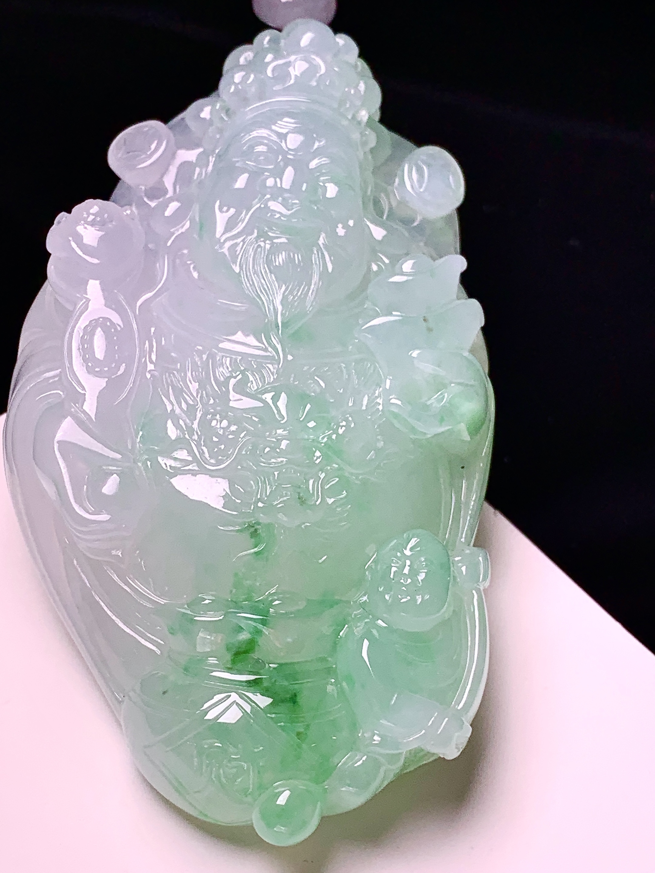 飘绿财神爷吊坠 玉质细腻 色泽艳丽清新 整体尺寸73*41.5*12.8 a5