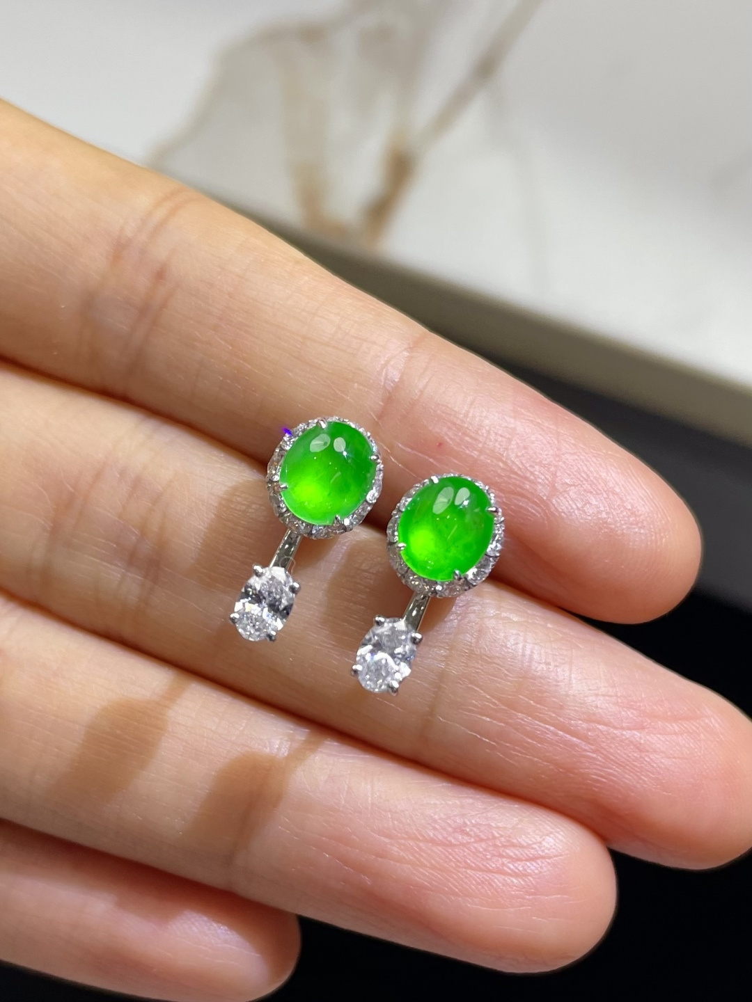 ️新品 | 冰种正阳绿蛋面耳钉裸石：6.5*5.5*3.5mm整体：16.5*7*7mm