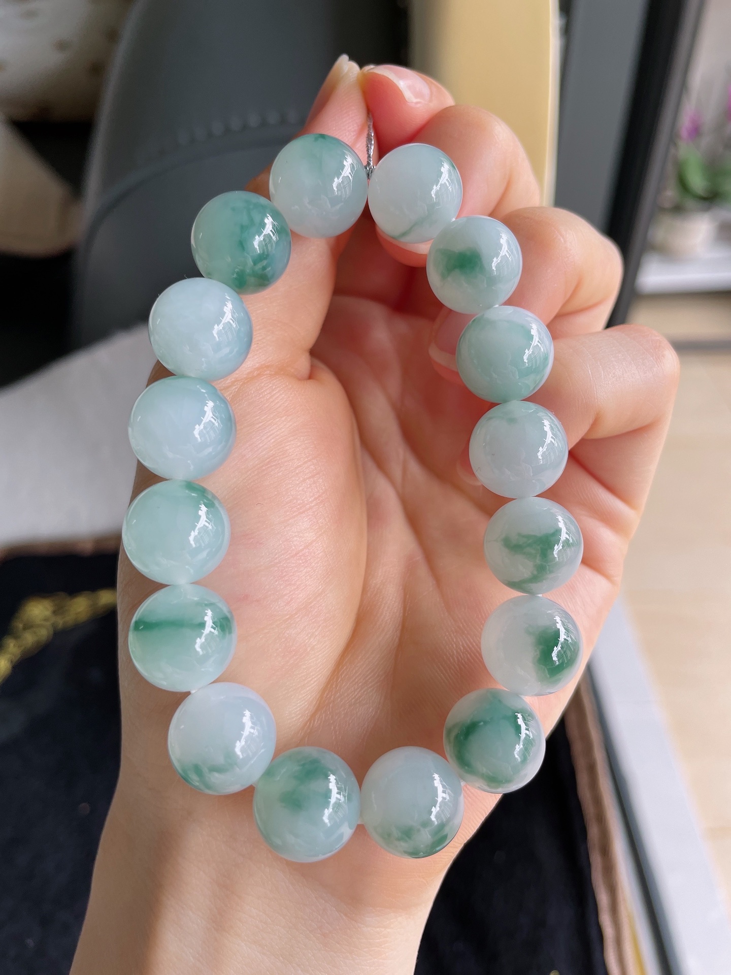 天然翡翠A货，冰飘花手串，尺寸：12.6mm。-2338