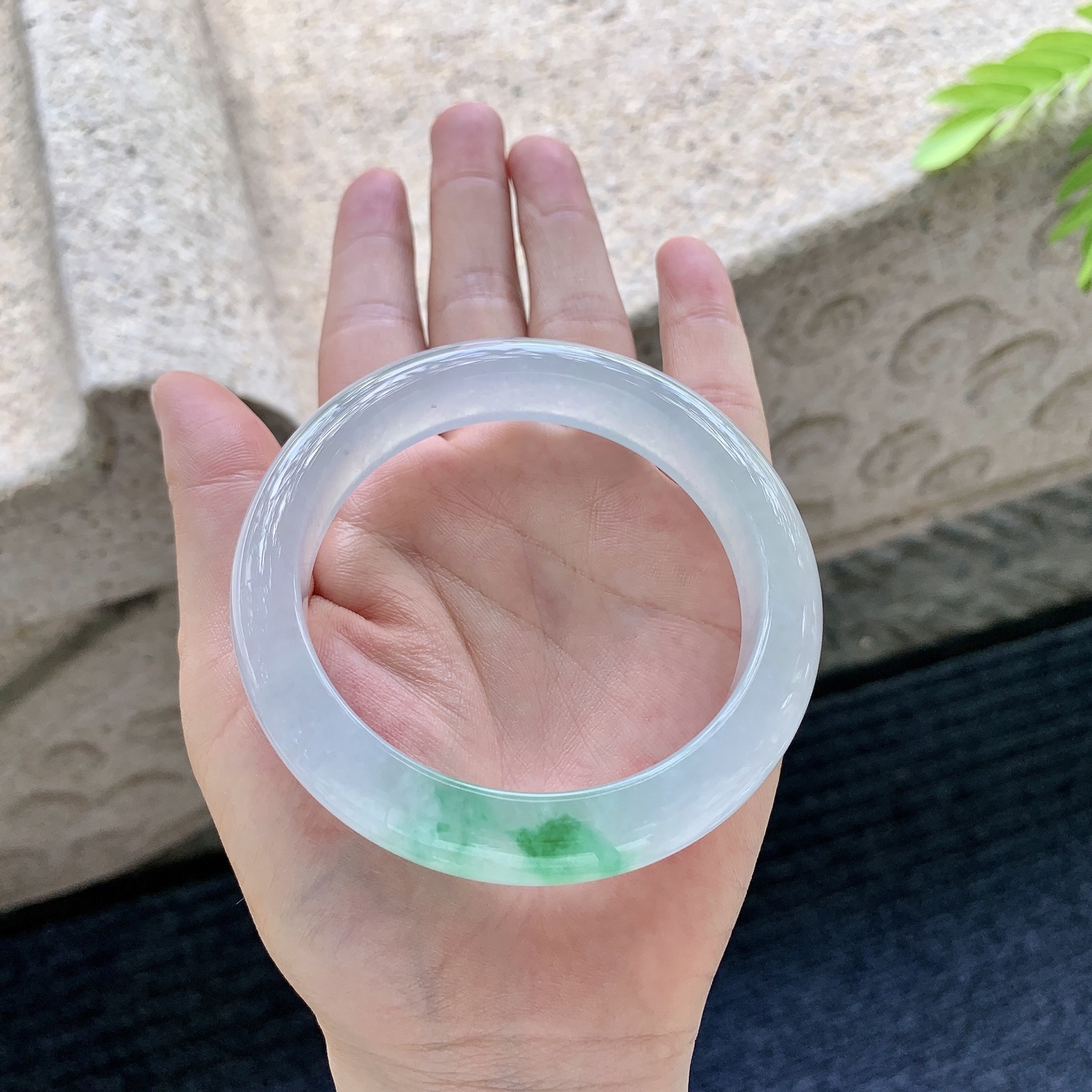 正圈 冰种飘绿花，清透，水润，种老，细腻，打灯有絮线