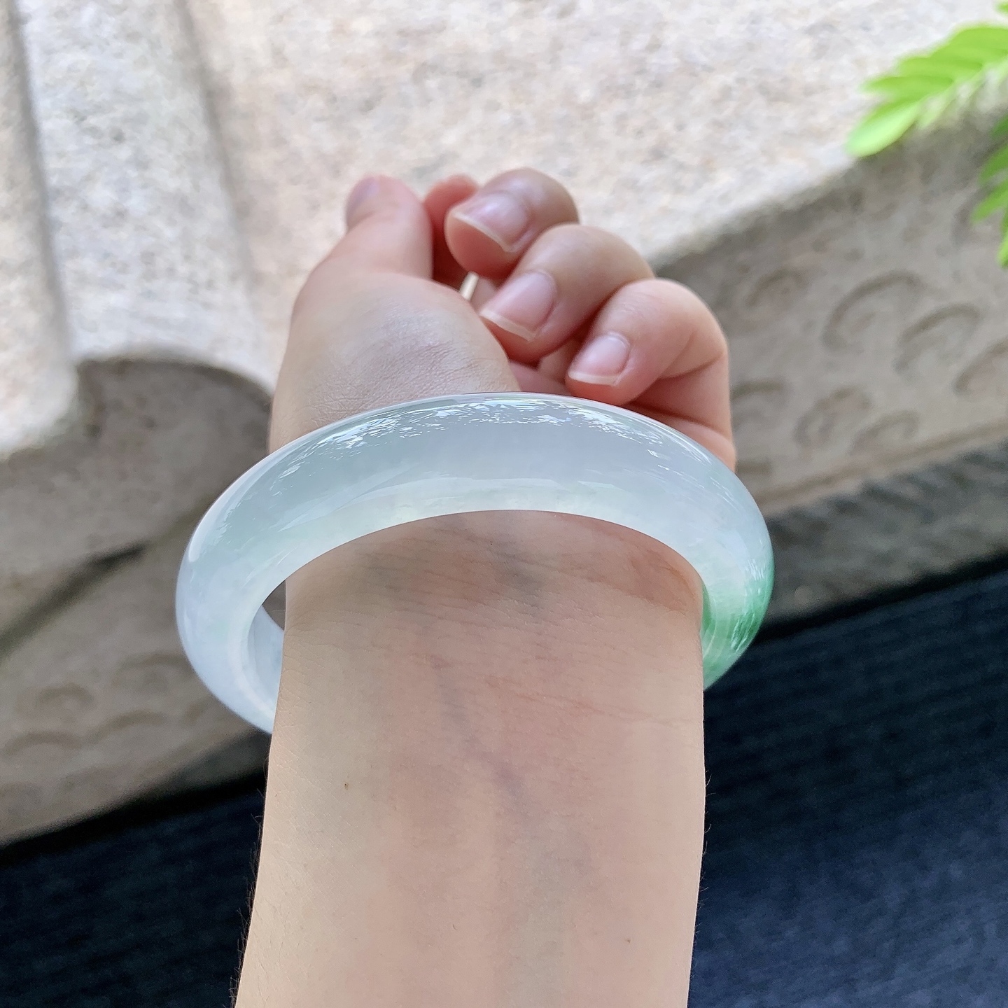 正圈 冰种飘绿花，清透，水润，种老，细腻，打灯有絮线