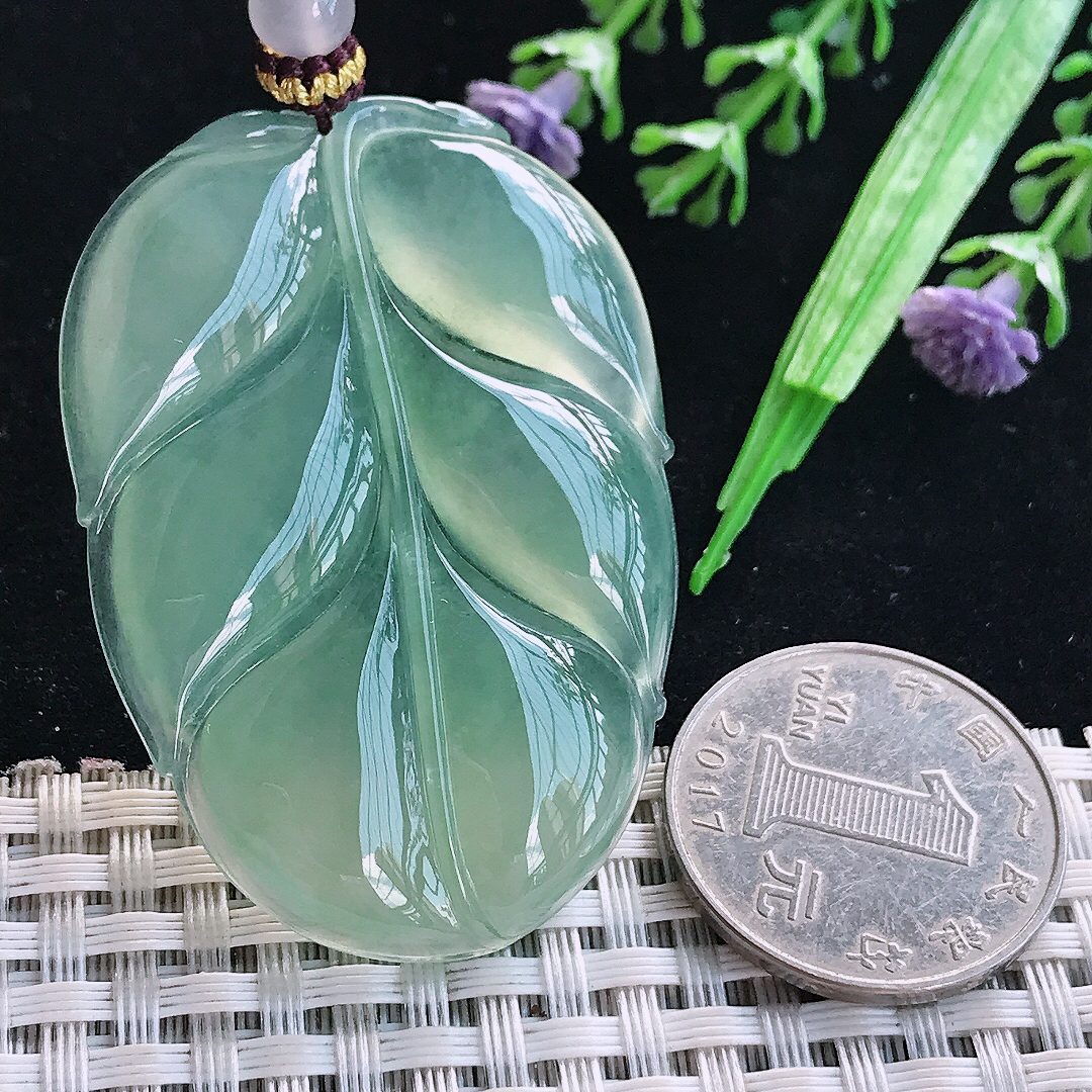 实拍A货翡翠52.2/37/5.4老坑冰种果冻冰晴甜绿叶子吊坠翡翠金枝玉叶