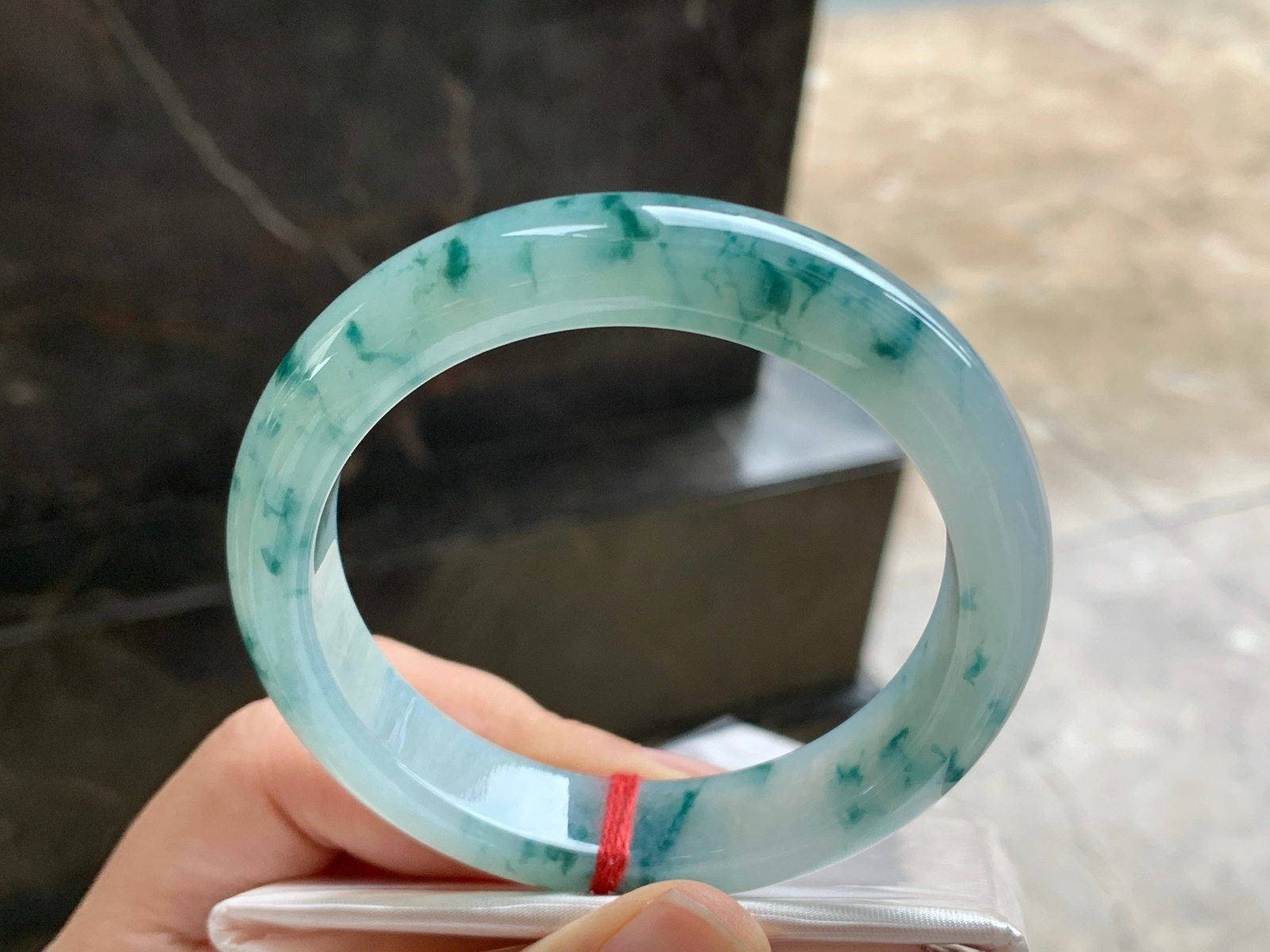 57-12.5-8.6
蓝花手镯^_^飘花浓郁