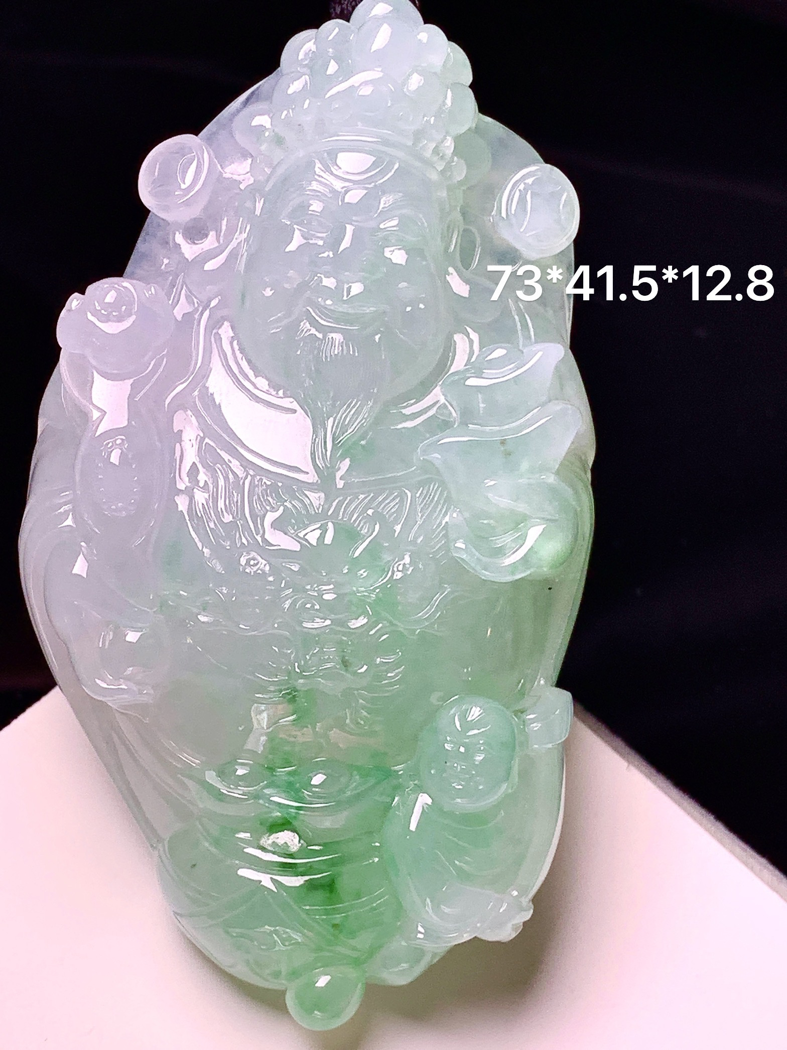 飘绿财神爷吊坠 玉质细腻 色泽艳丽清新 整体尺寸73*41.5*12.8 a5