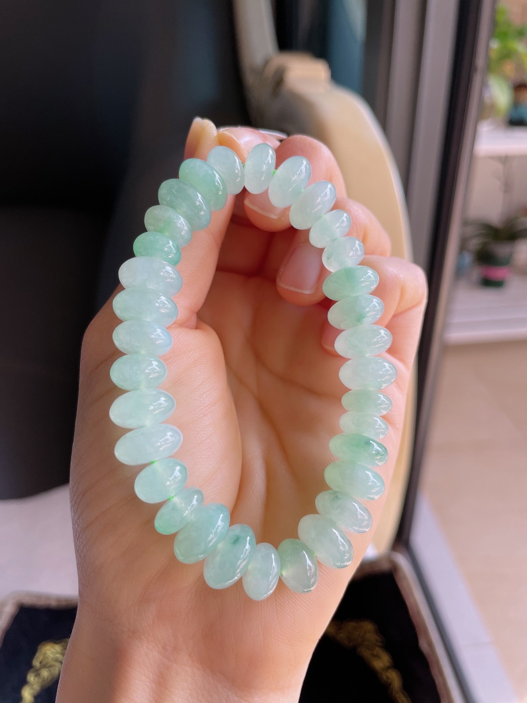 天然翡翠A货，冰晴底算盘珠手串，尺寸：12mm。【编3790】