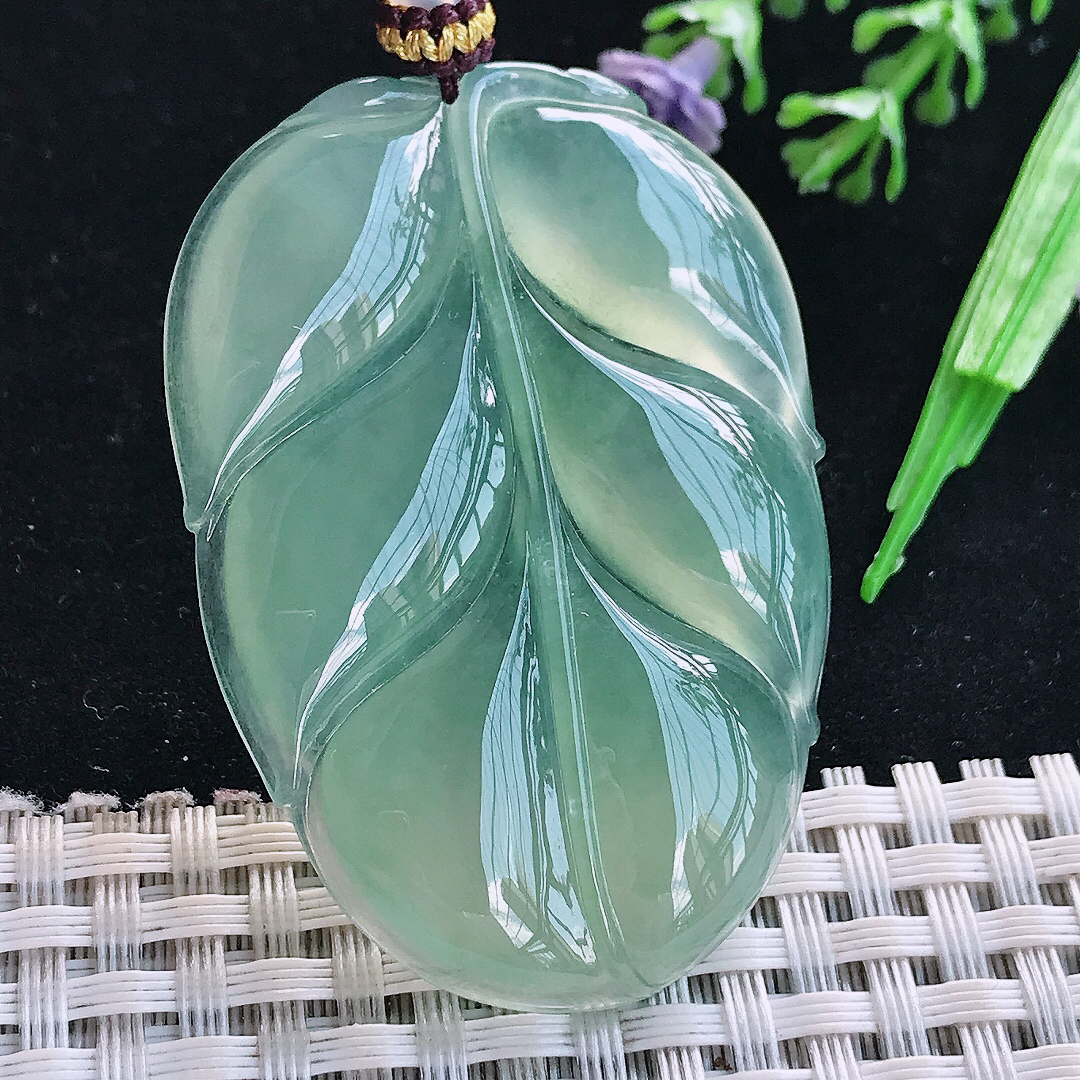 实拍A货翡翠52.2/37/5.4老坑冰种果冻冰晴甜绿叶子吊坠翡翠金枝玉叶
