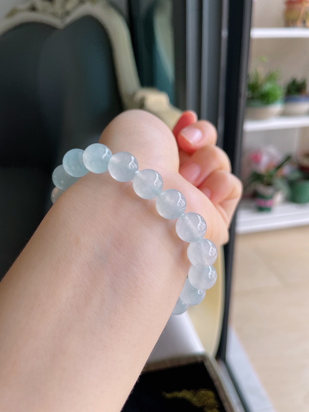 缅甸天然翡翠A货，冰种白冰手串，尺寸：9.6mm。【编4302】