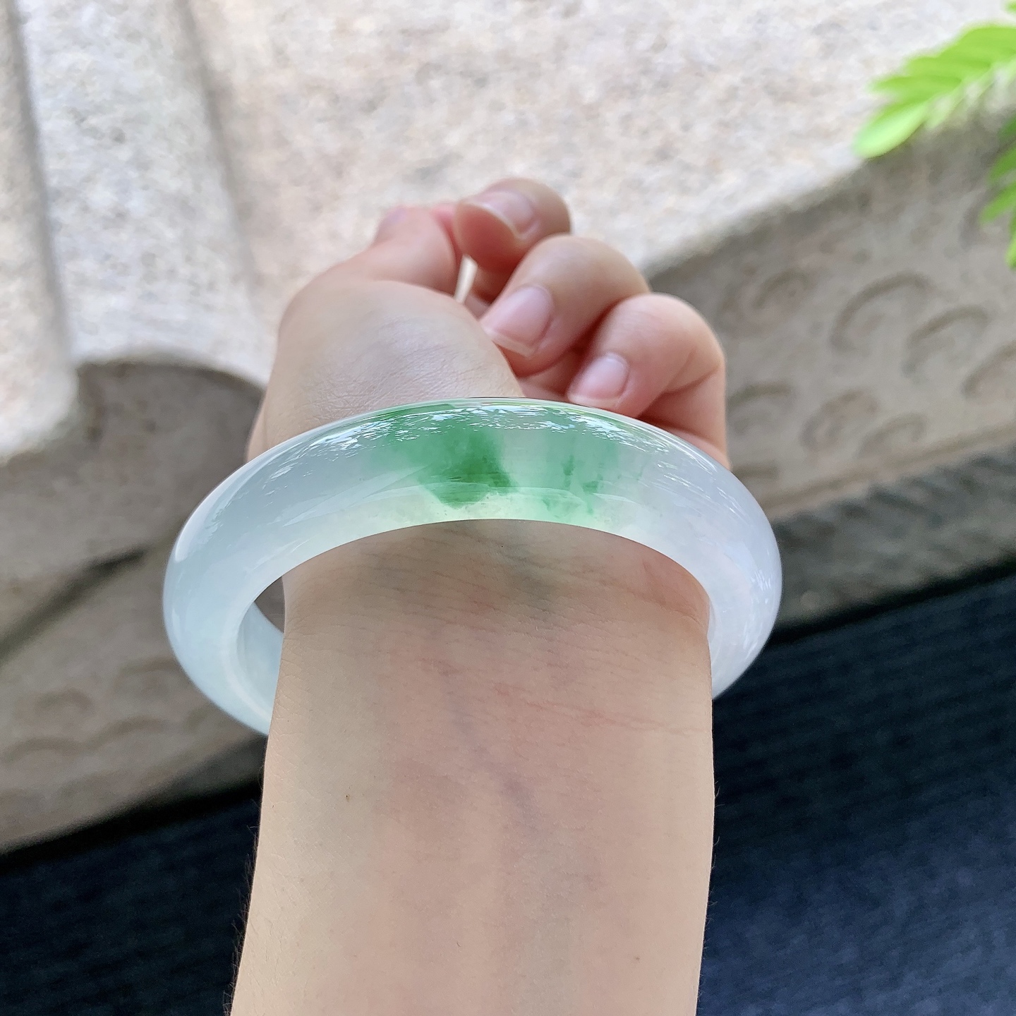 正圈 冰种飘绿花，清透，水润，种老，细腻，打灯有絮线