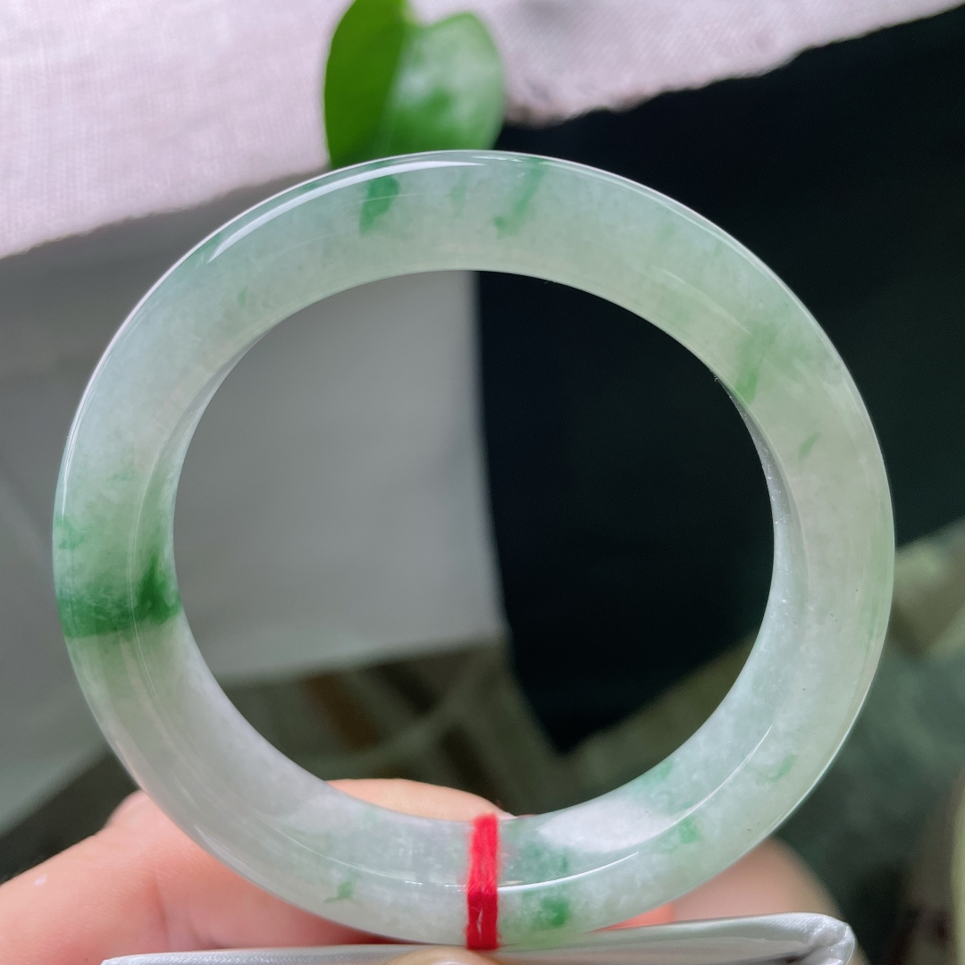 57/12/9.0，飘花正圈，整圈飘灵动鲜绿丝花，水润清新自带柔和柔光，无裂，ss50754a