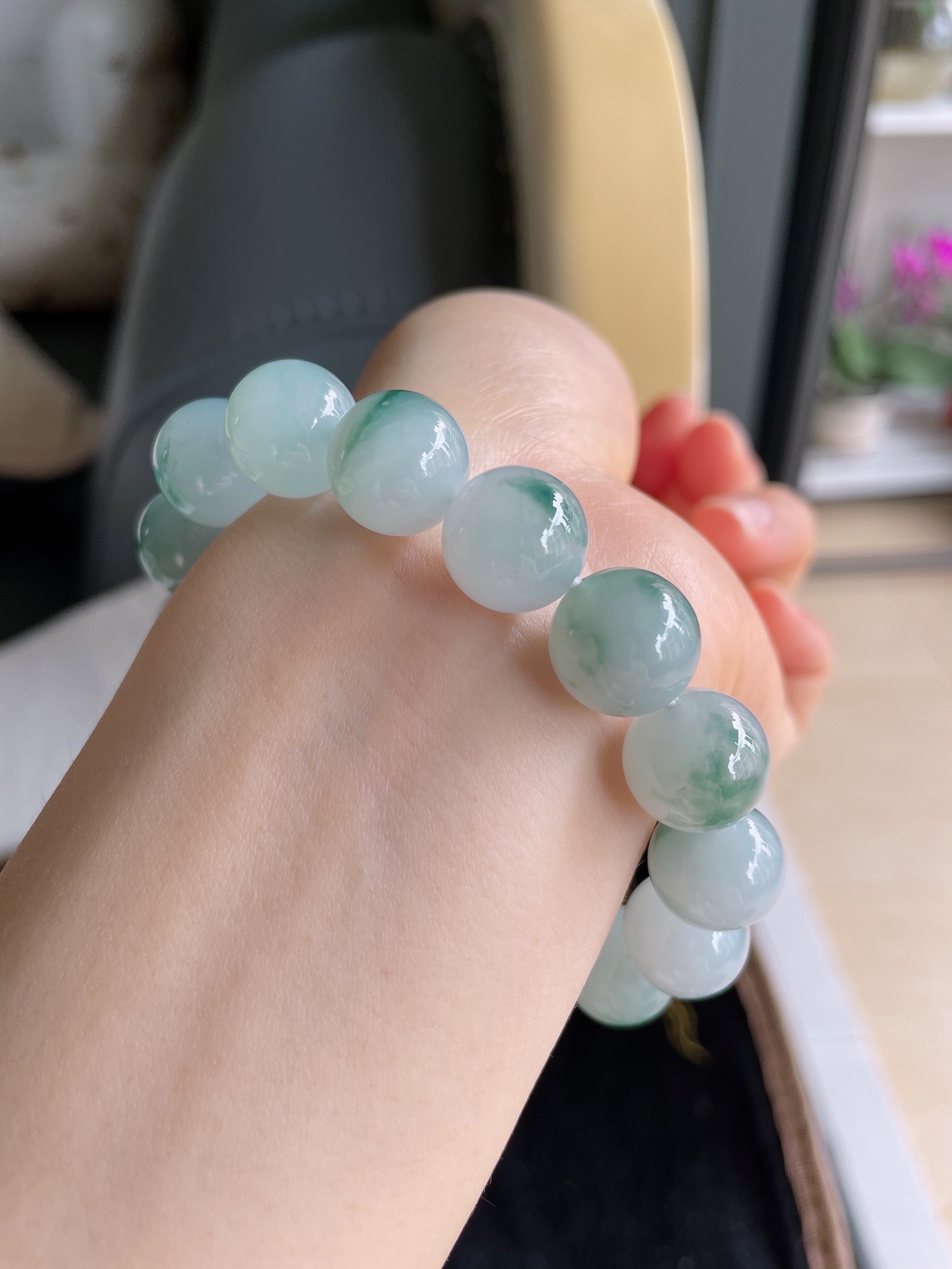 天然翡翠A货，冰飘花手串，尺寸：12.6mm。-2338