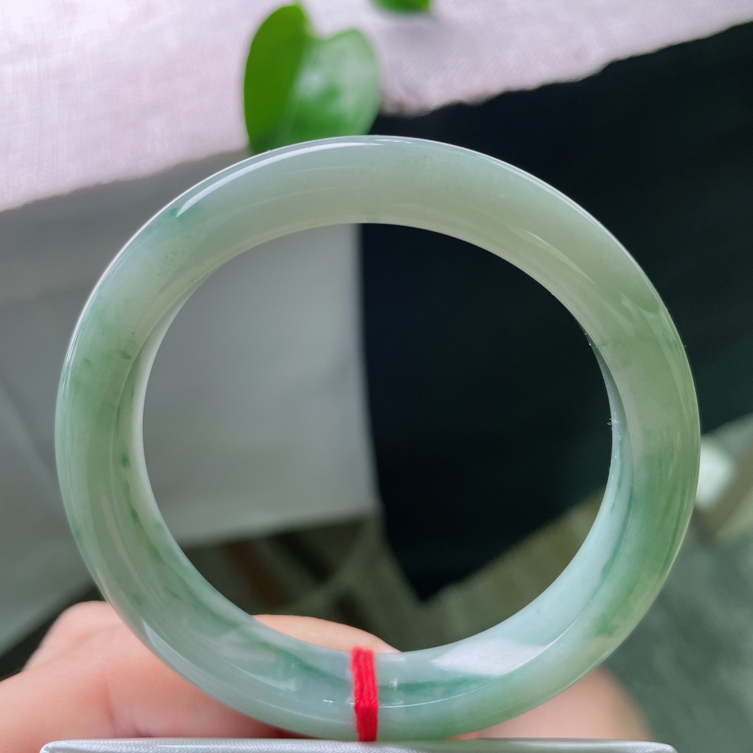 55.7/10.8/8.4，飘花正圈，细腻温润，缕缕飘花随性蔓延，灵气十足，ss54203a