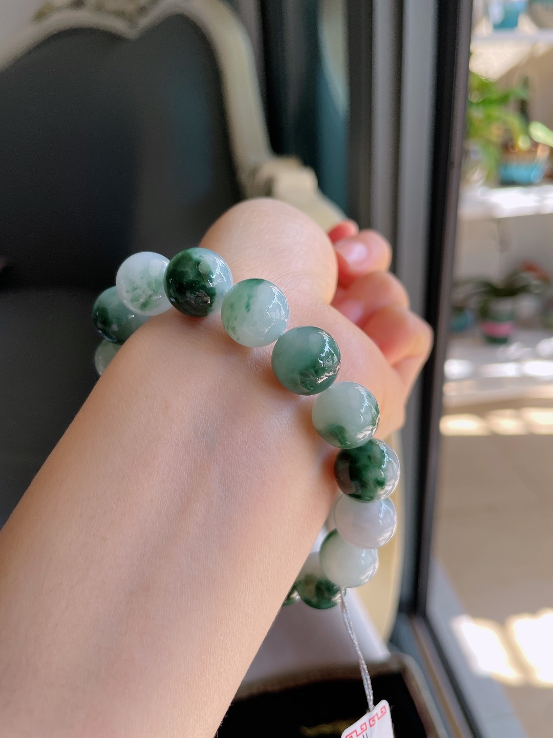 缅甸天然翡翠A货，冰飘花手串，尺寸：12.6mm。【编2569】