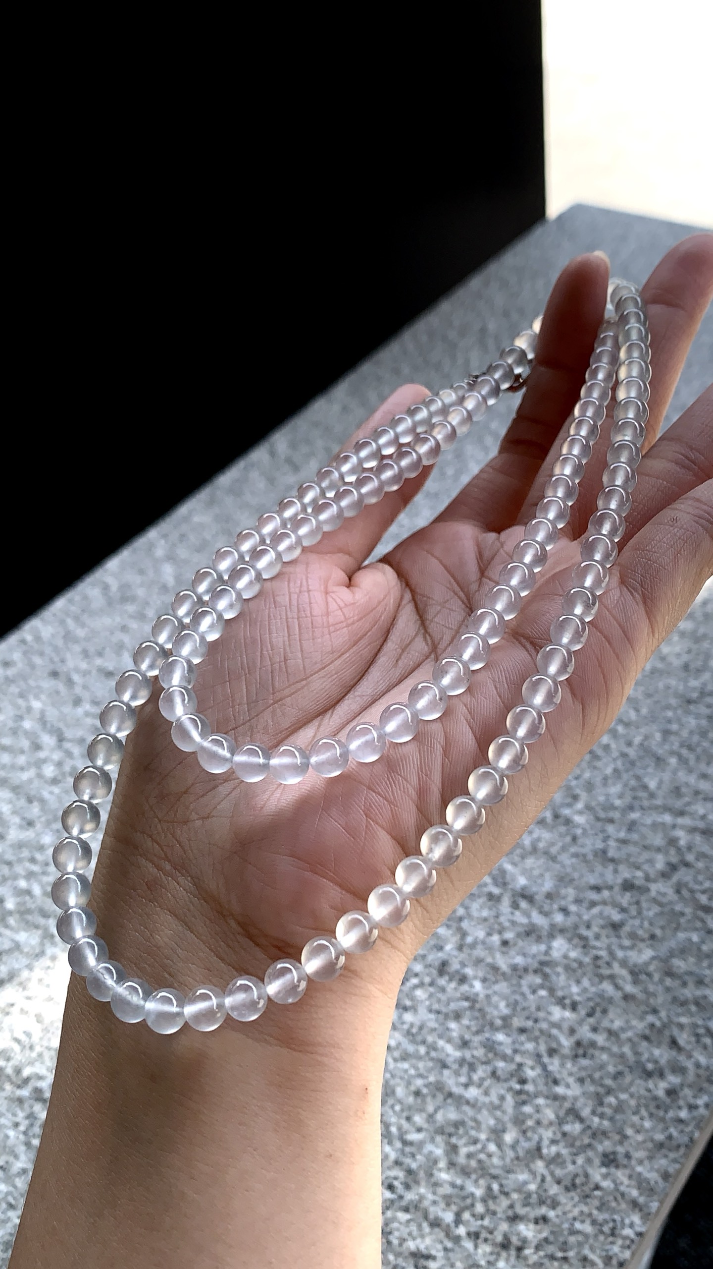 ️ 珠链 尺寸：5.8/5mm 共117颗 冰润澄澈，珠韵雅致灵动
