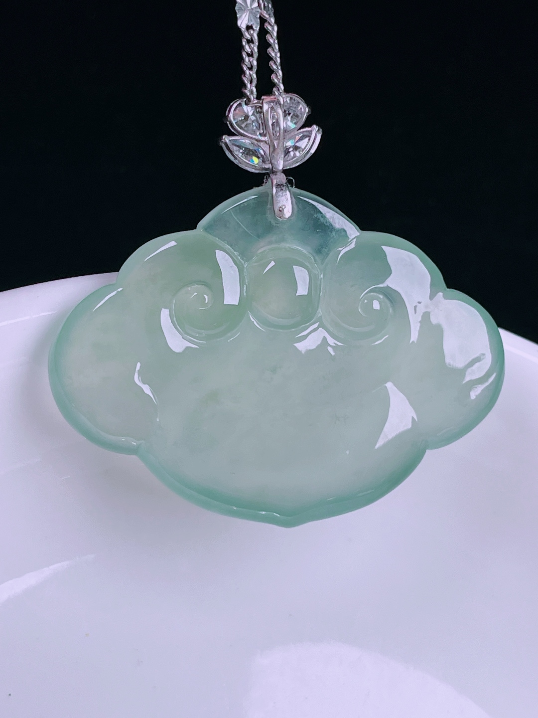 冰种如意，老种起光，细底通透，尺寸：30.3裸石23.5/32.5/5.6mm0622