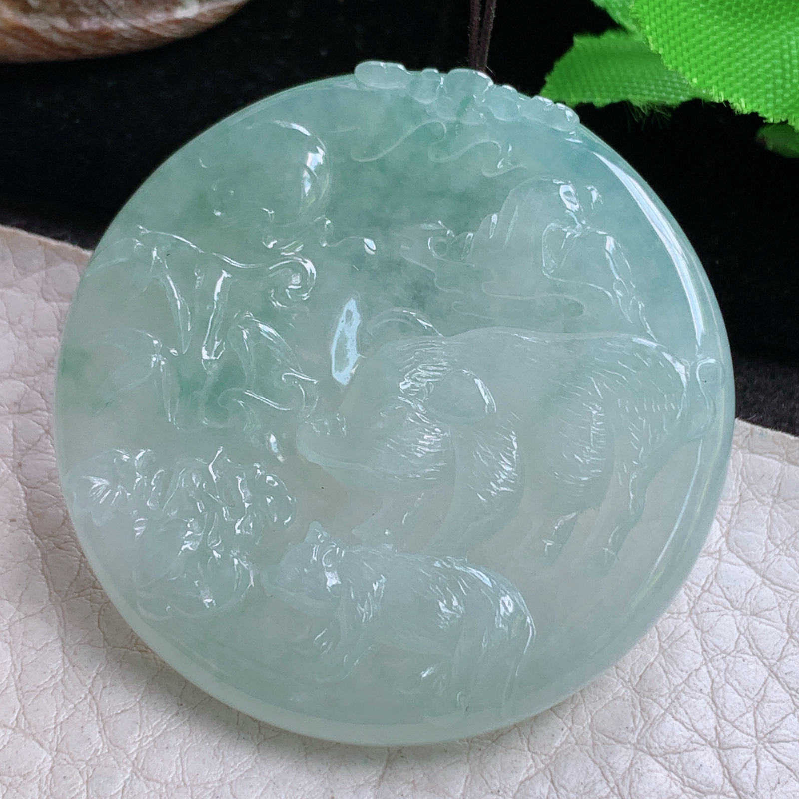 ktj实拍46.6*6缅甸翡翠a货精雕冰晴招财猪 生肖猪玉吊坠 玉挂件