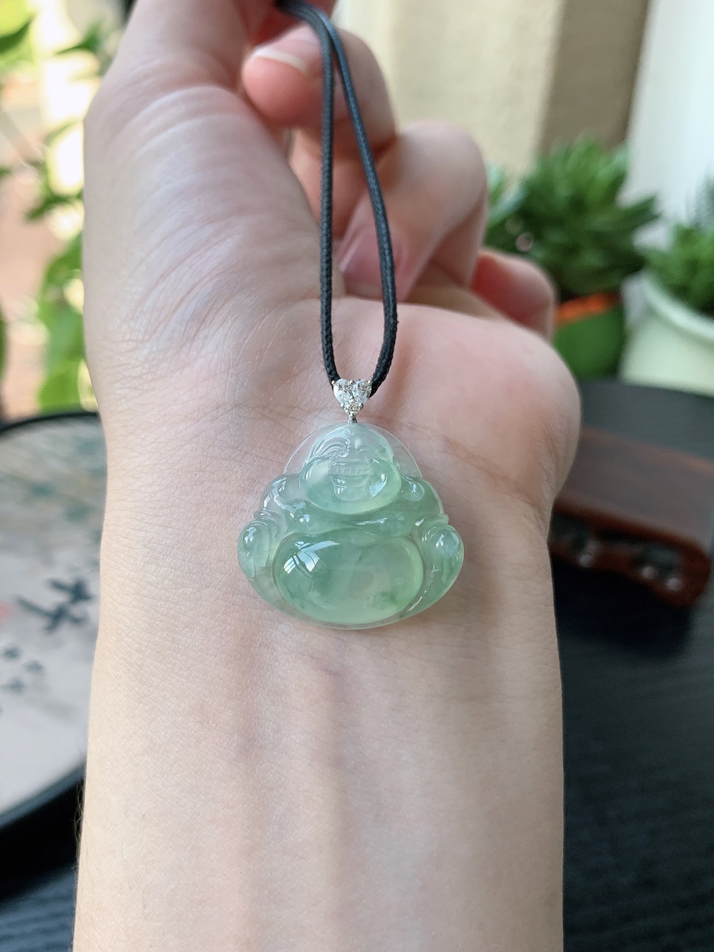 18k金镶嵌老坑冰种胶感飘绿佛公吊坠 裸石尺寸:23.3-24.2-5.8mm