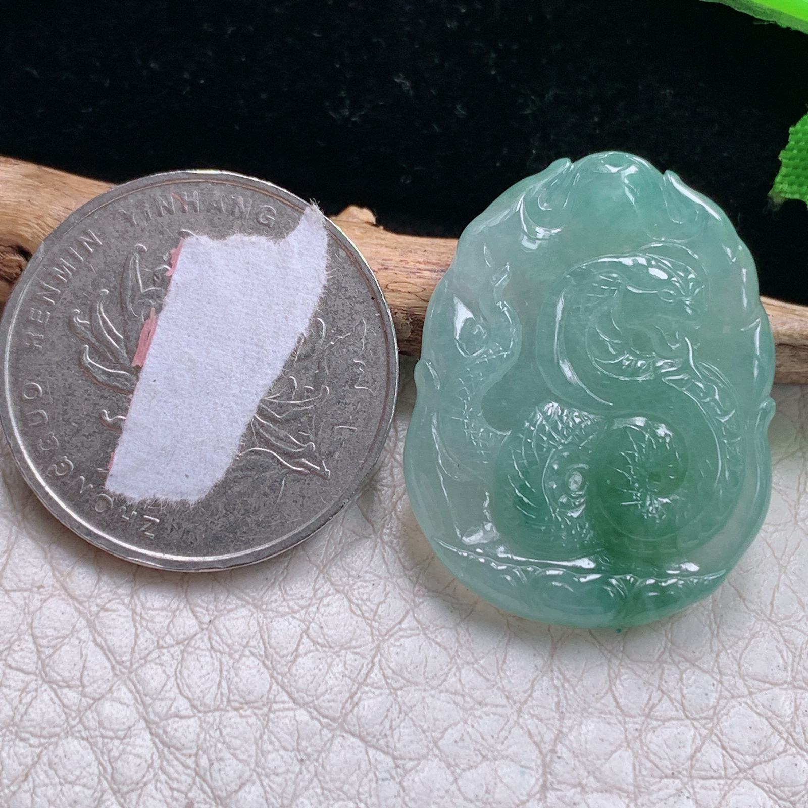 ktj实拍31*23.5*4缅甸翡翠a货精雕冰飘花腰缠万贯 生肖蛇玉吊坠