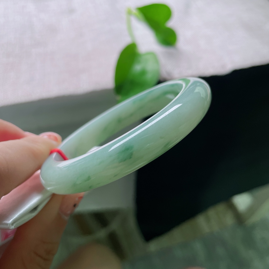 55.7/10.8/8.4，飘花正圈，细腻温润，缕缕飘花随性蔓延，灵气十足，ss54203a