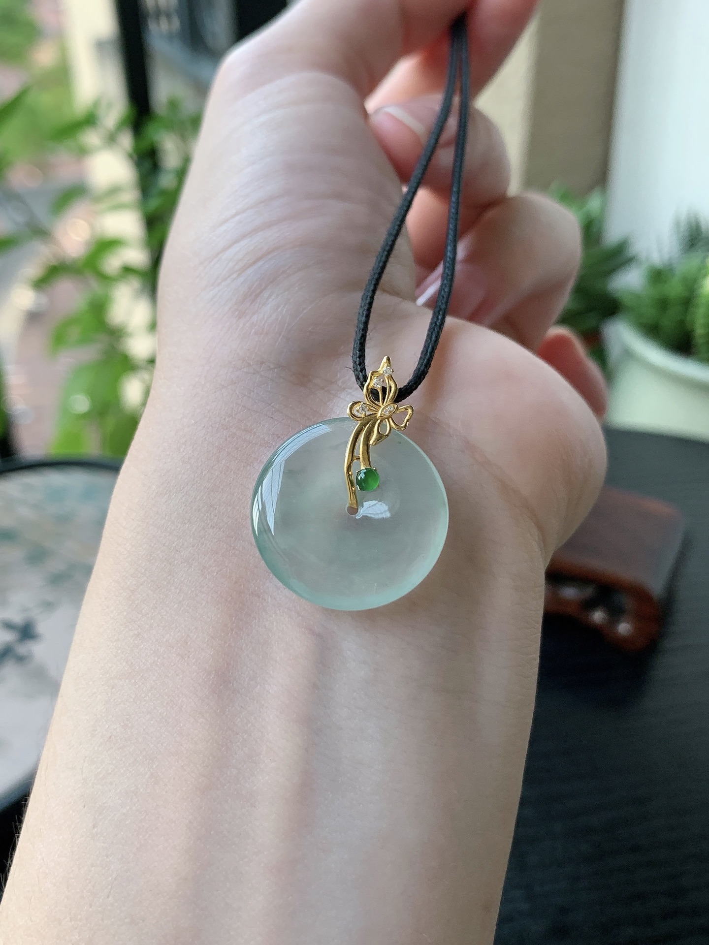 18k金镶嵌老坑冰种胶感白月光飘花平安扣吊坠 裸石尺寸:21.6-3.8mm