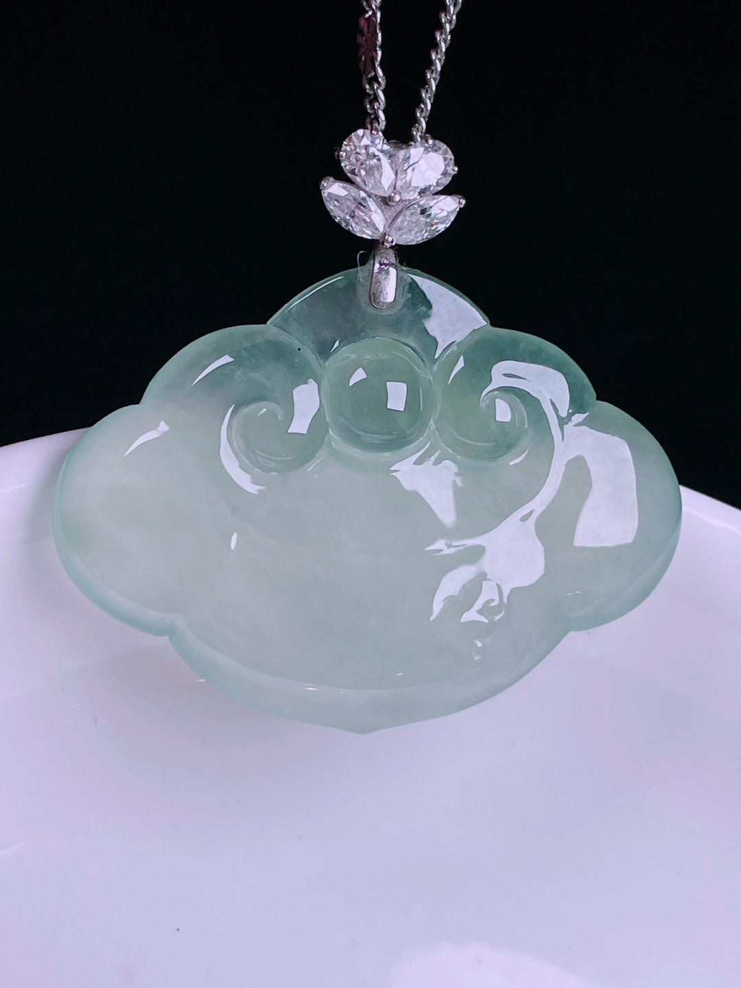 冰种如意，老种起光，细底通透，尺寸：30.3裸石23.5/32.5/5.6mm0622