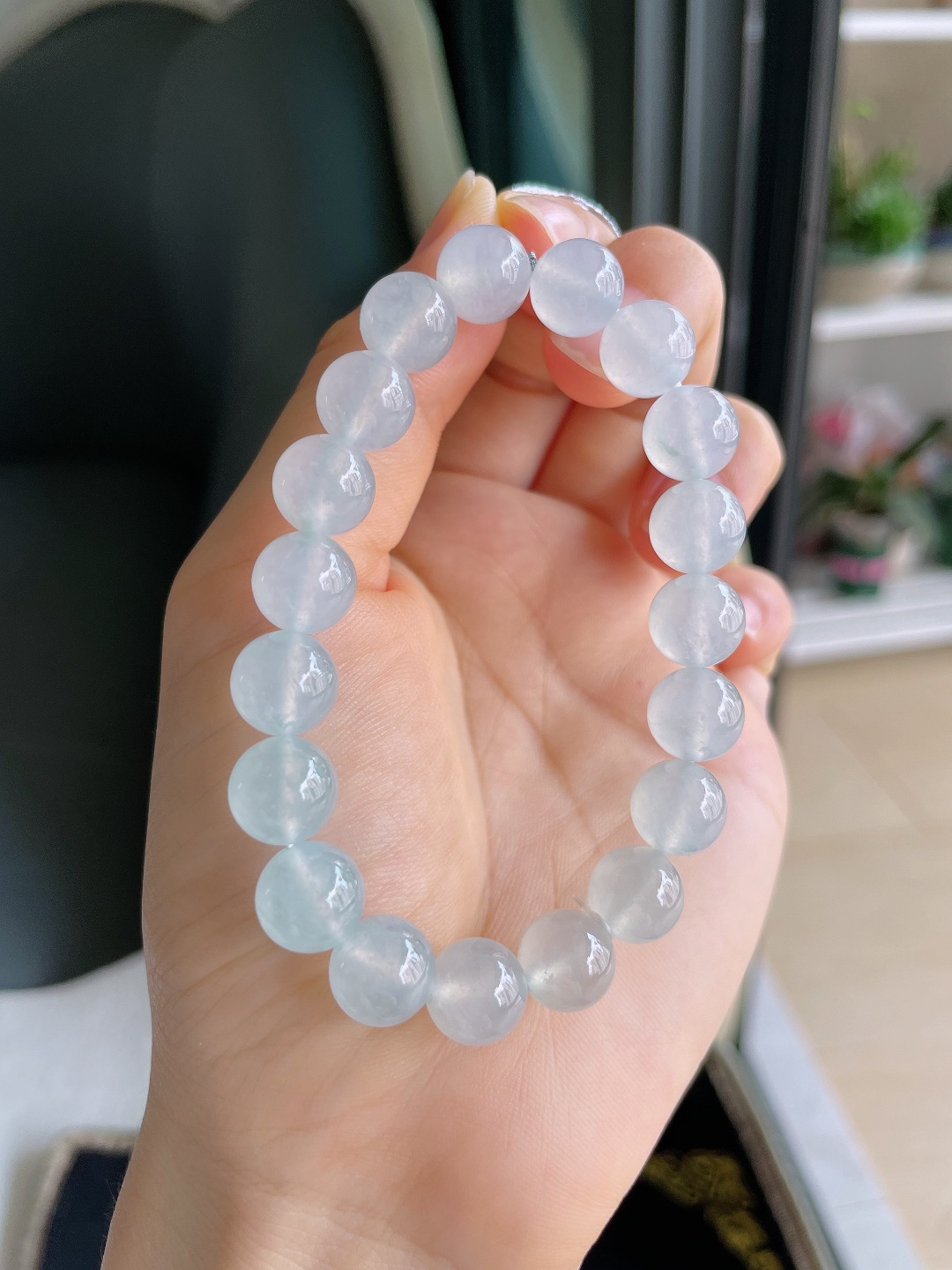 缅甸天然翡翠A货，冰种白冰手串，尺寸：9.6mm。【编4302】