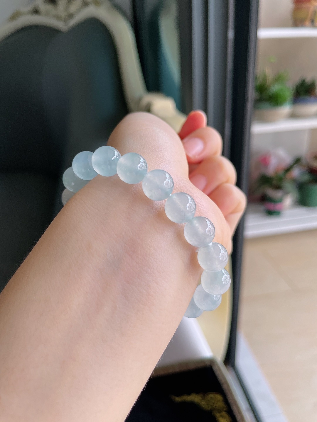 缅甸天然翡翠A货，冰种白冰手串，尺寸：9.6mm。【编4302】