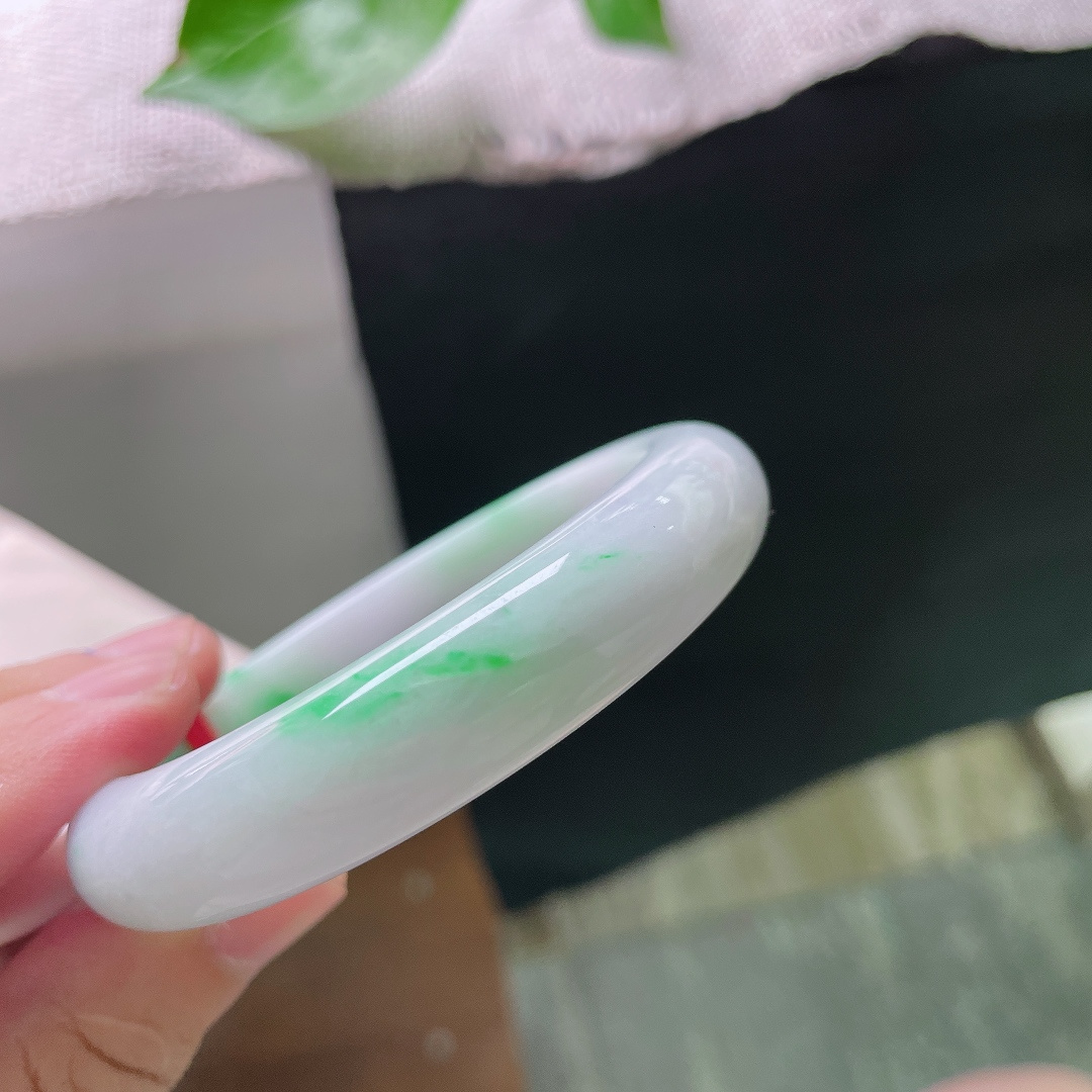 55/12.4/8.1，飘绿正圈，细腻，贵气十足，有纹，ss53577a
