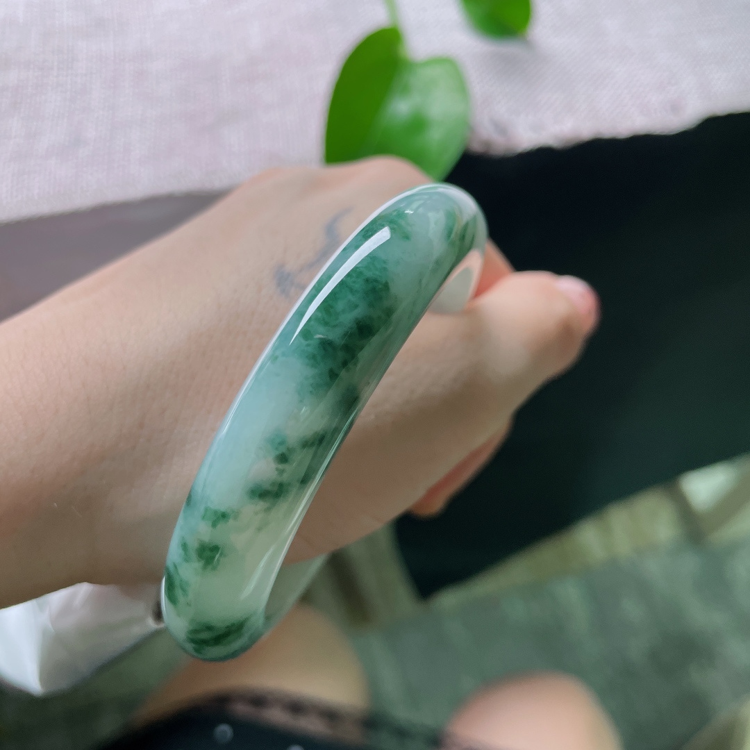56.6/12.5/8.8，飘蓝花正圈，细腻，灵动，雅致，大气，无裂，ss52409a