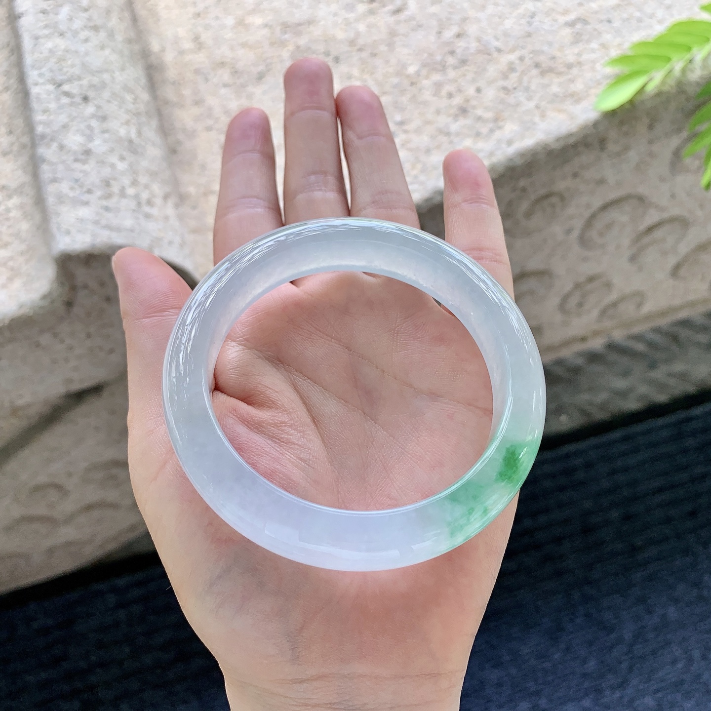 正圈 冰种飘绿花，清透，水润，种老，细腻，打灯有絮线