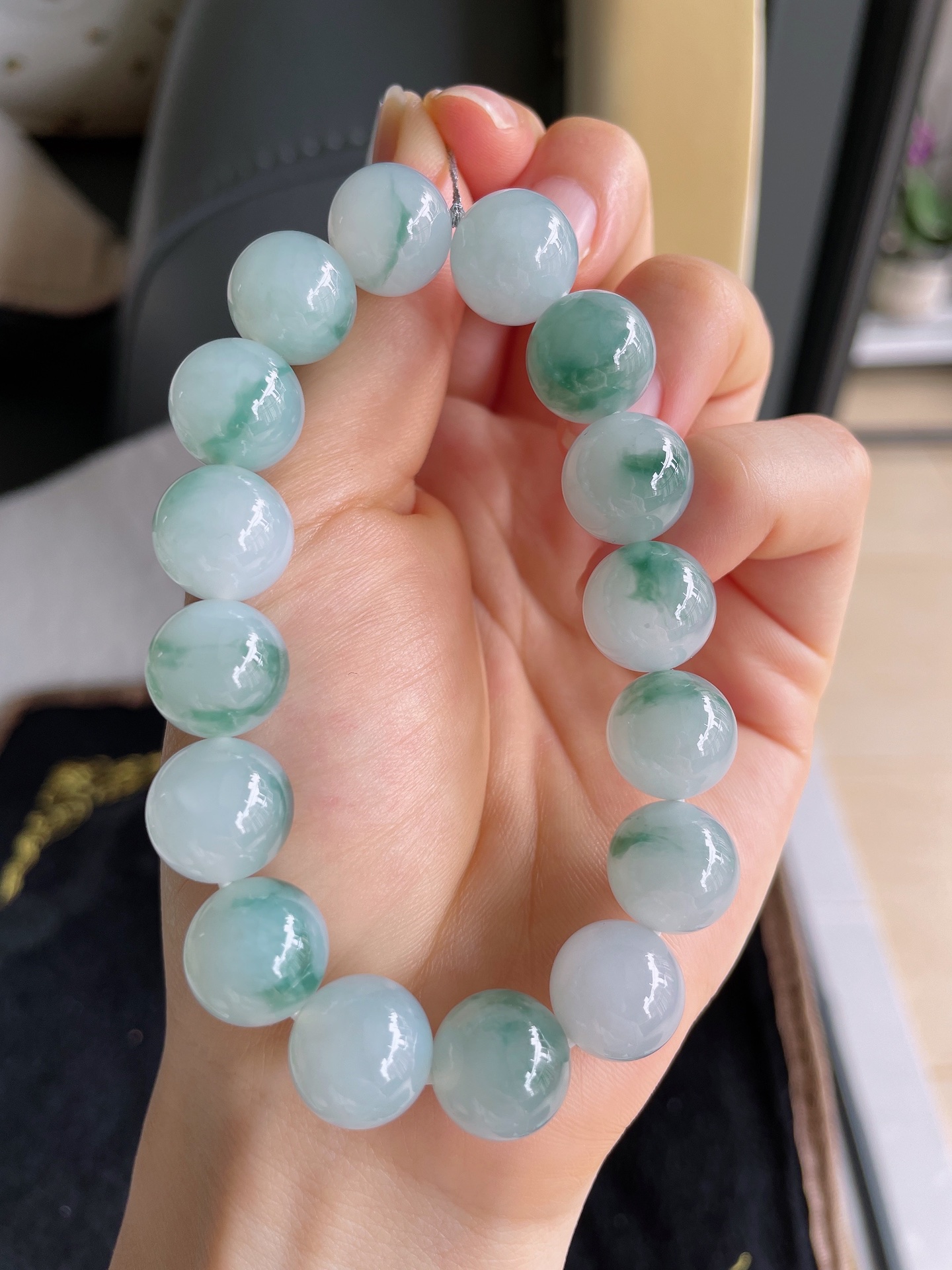 天然翡翠A货，冰飘花手串，尺寸：12.6mm。-2338