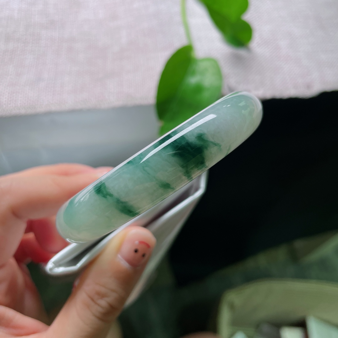 60/13.4/8.5，飘花正圈，玉质细腻，柔光内敛，温和素雅，韵味悠长，低调耐看，无裂，ss54248a