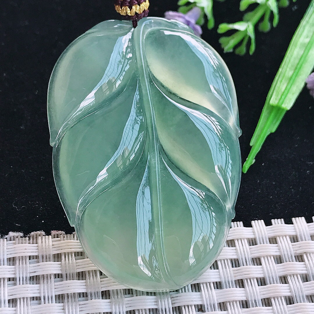 实拍A货翡翠52.2/37/5.4老坑冰种果冻冰晴甜绿叶子吊坠翡翠金枝玉叶