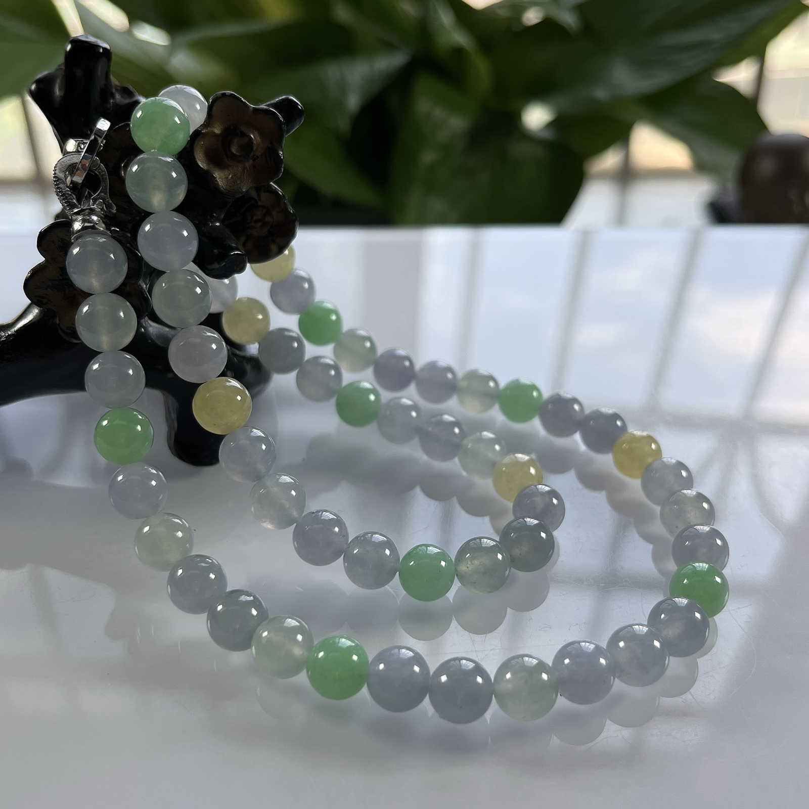 收藏级别，缅甸天然翡翠A货，卡8高冰种起胶马卡龙多宝圆珠锁骨项链，尺寸：8mm/60颗，长度490mm，重量：56.07g，黄珠也是天然黄。