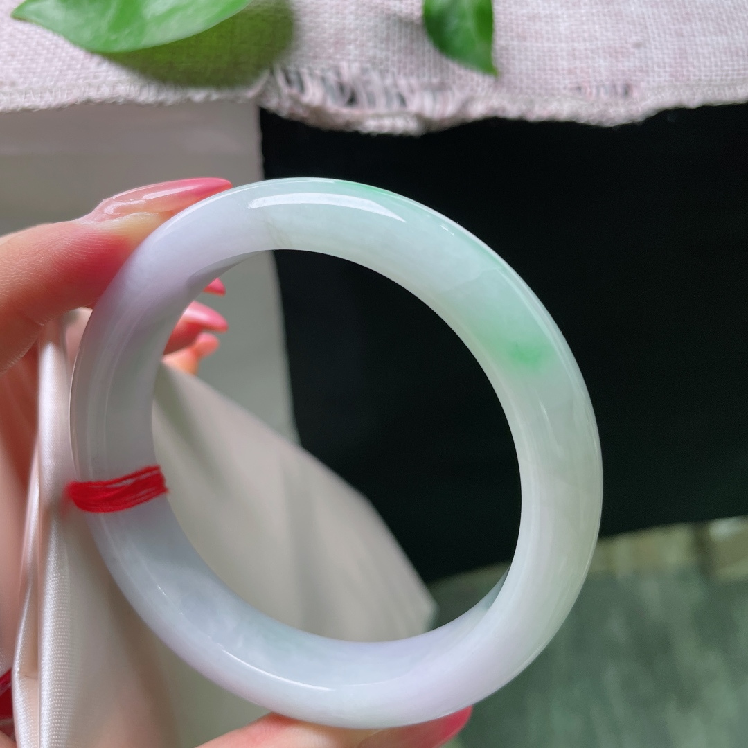 56.9/13/8.5，淡春彩正圈，水头好，质地温润细腻，绰约多姿，有纹，ss54839a