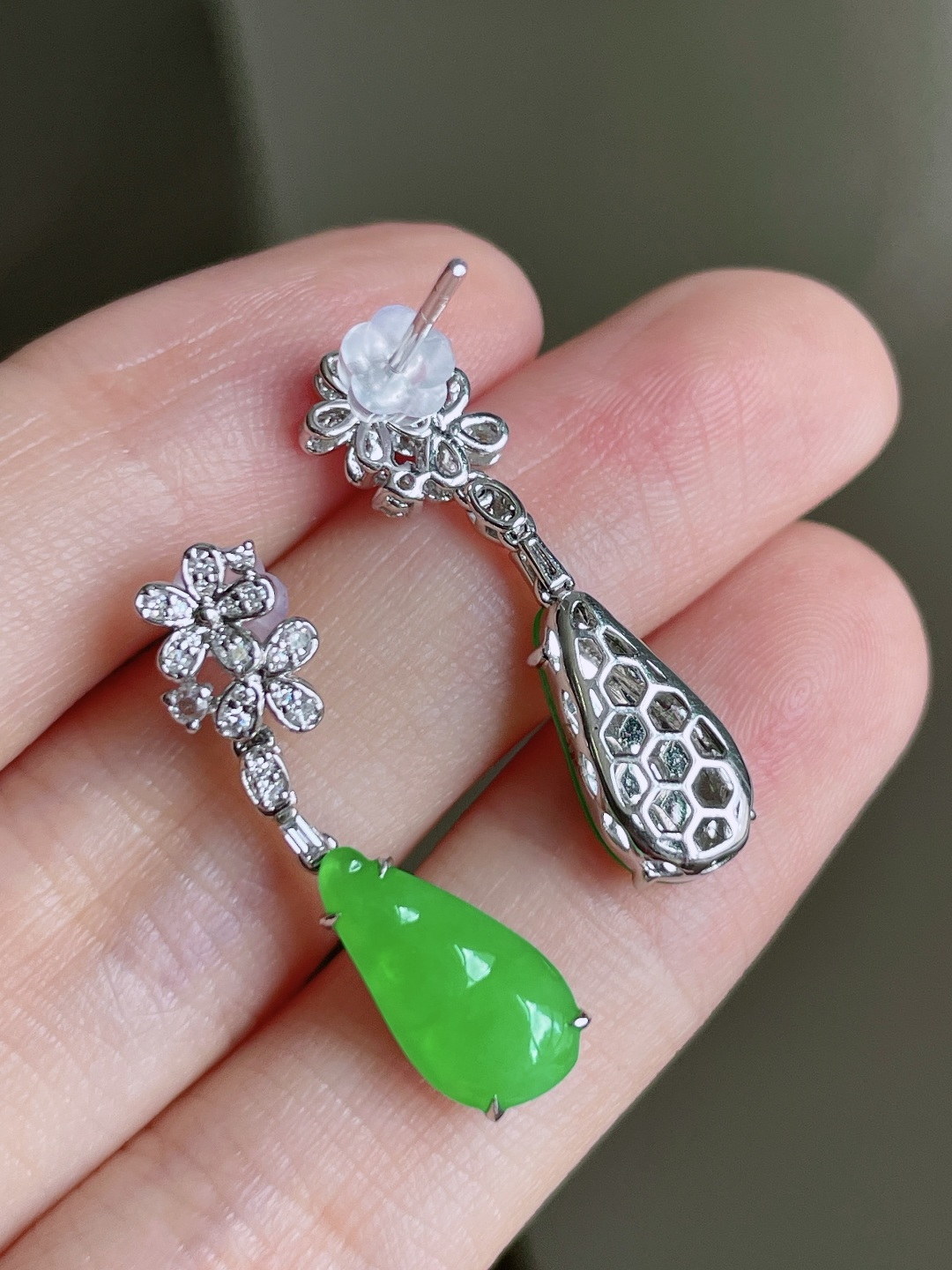 ️ 阳绿葫芦耳坠 色泽鲜艳 种老水润18k金镶嵌 整体 27.8/6.9/4.6 裸石 13/6.9