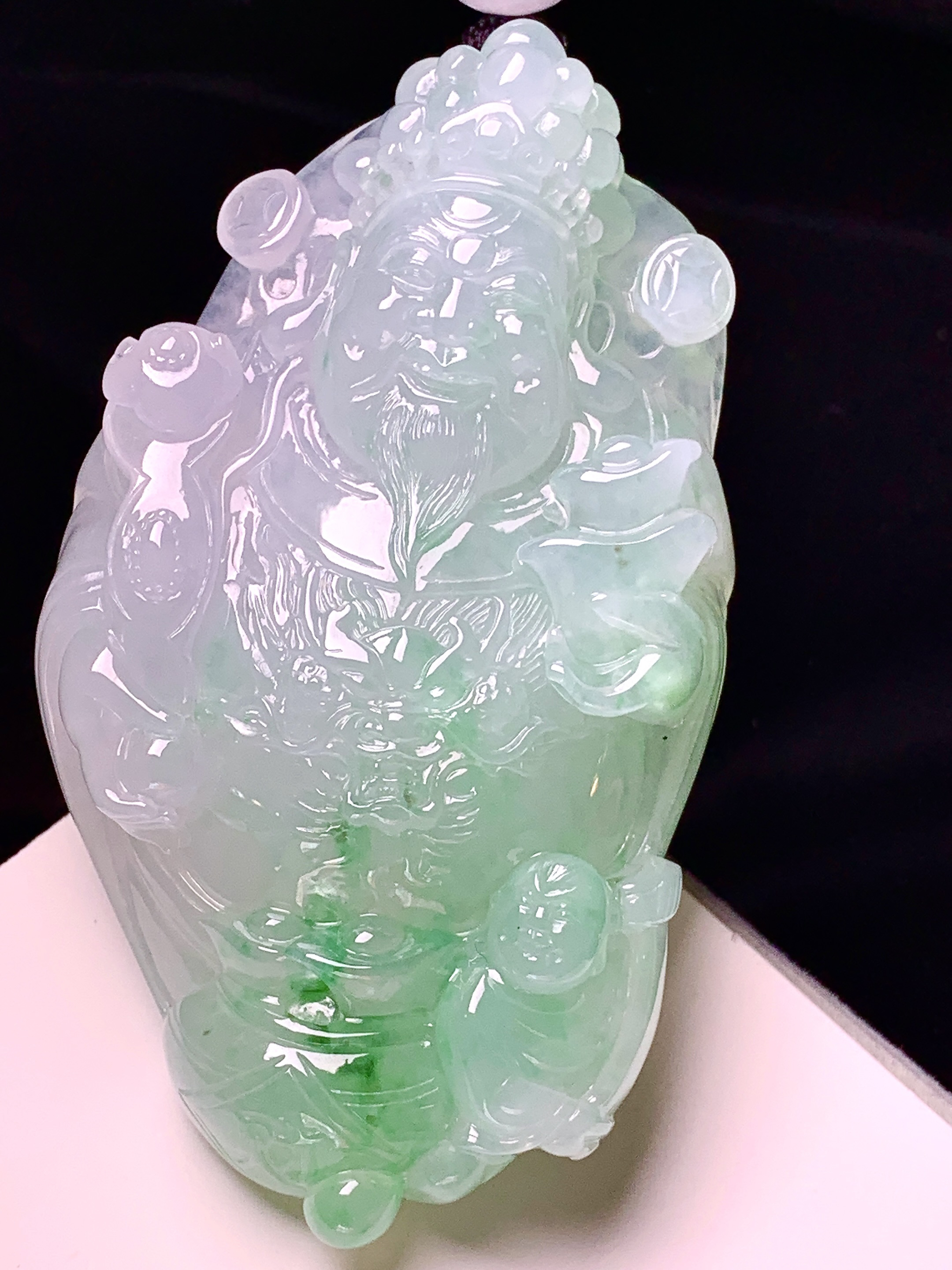 飘绿财神爷吊坠 玉质细腻 色泽艳丽清新 整体尺寸73*41.5*12.8 a5