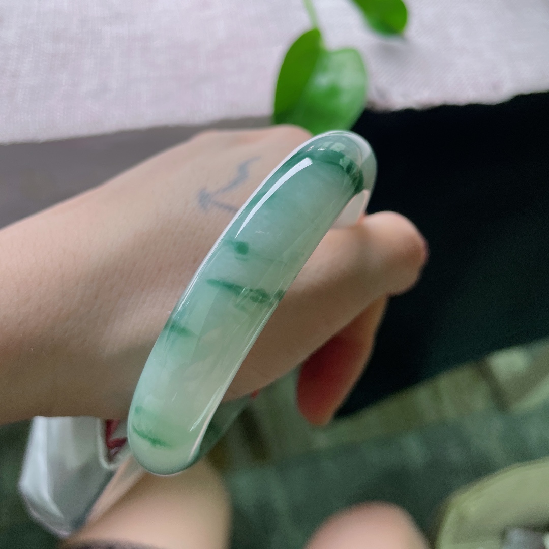 59.9/13/8.7，飘花正圈，飘逸浓绿水墨飘花，虚实相融意境清雅，无裂，ss54240a