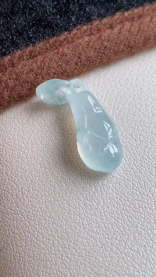 ️天然翡翠，冰胶玉兰花，尺寸24.7-8-6.5 aa618