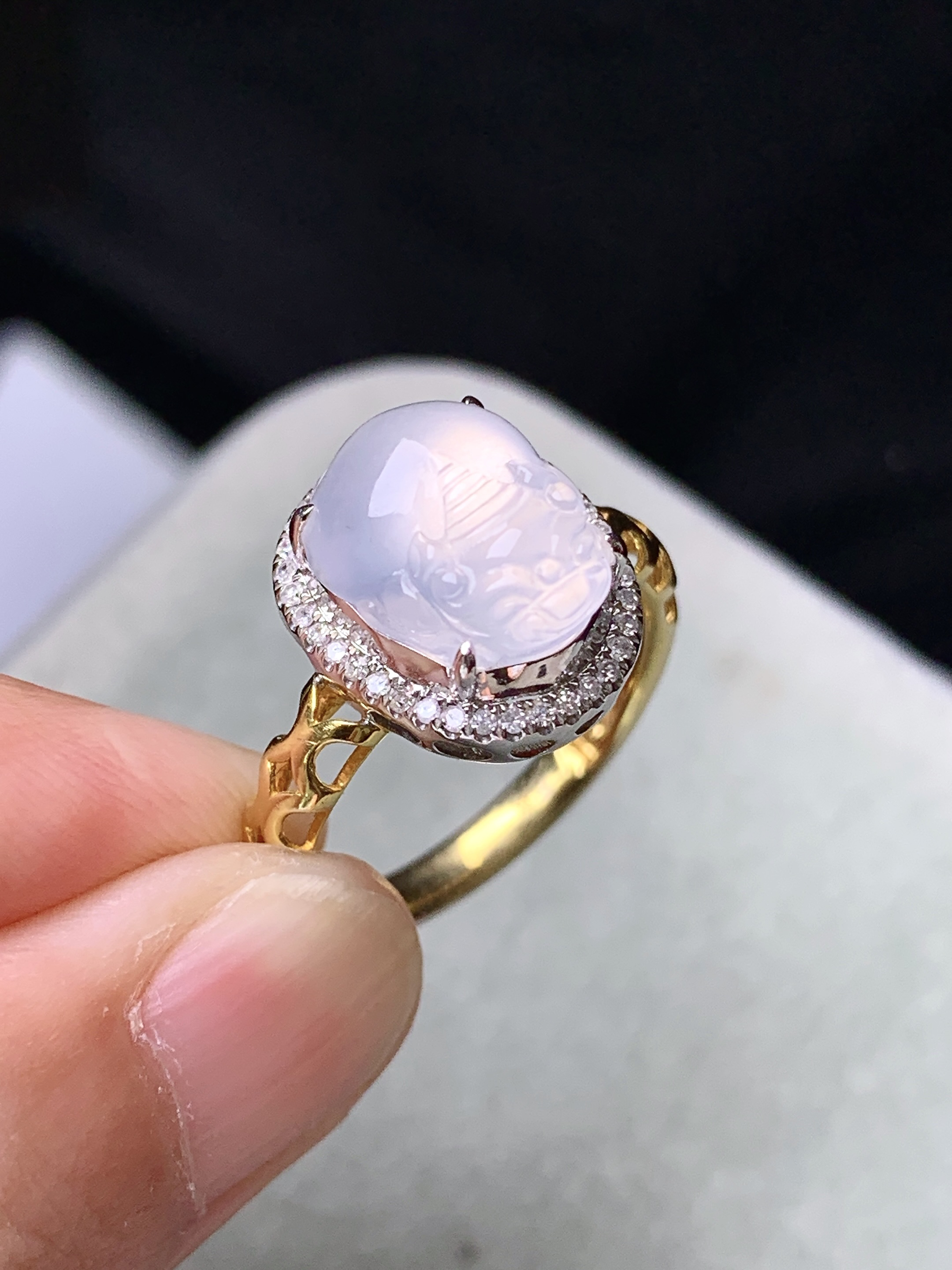 18k金钻镶嵌冰种貔貅戒指 玉质细腻 色泽艳丽清新 圈口13.5 整体尺寸13.6*11.6*7.6